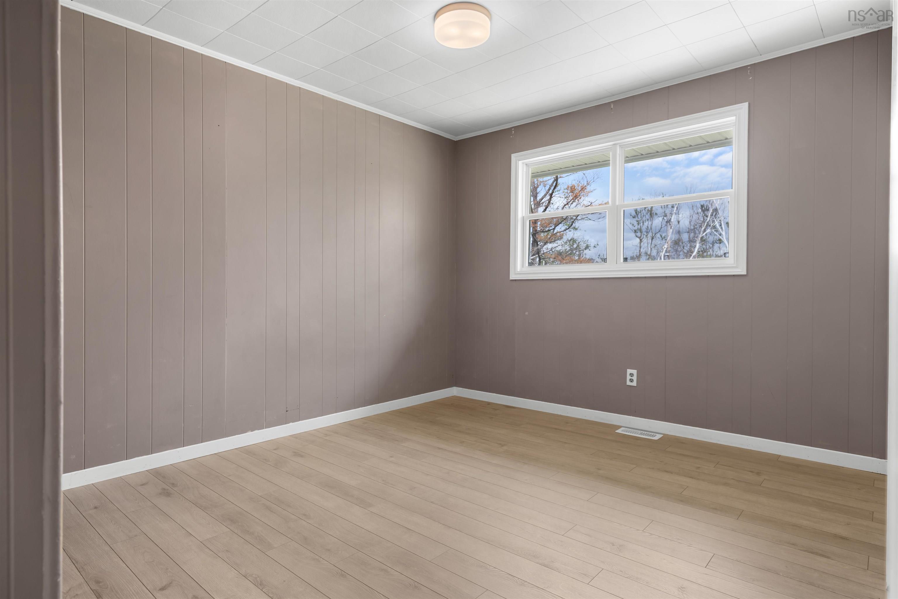 $549,000.00: 6143 Little Harbour Road, Kings Head