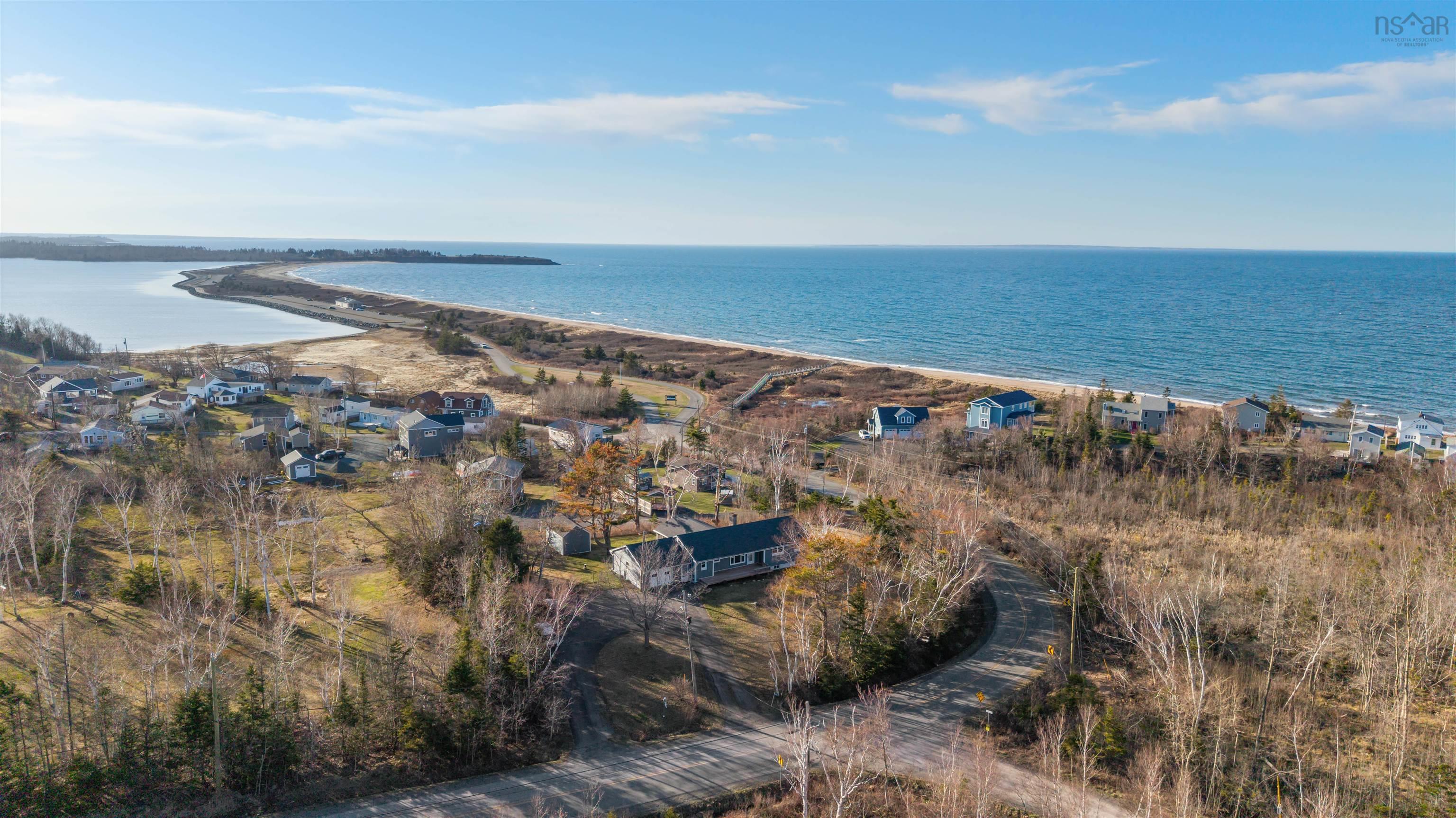 $549,000.00: 6143 Little Harbour Road, Kings Head