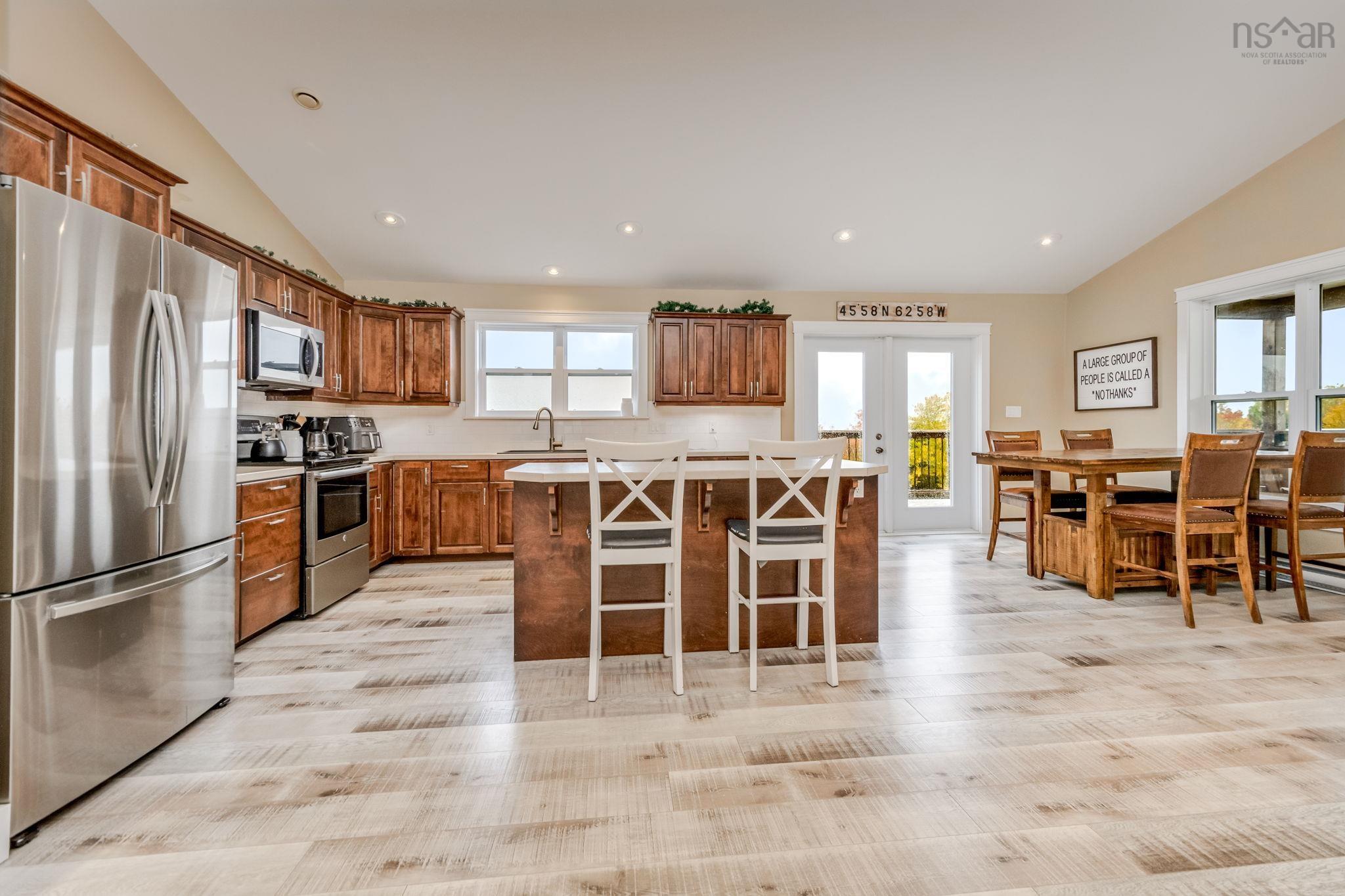 $725,000.00: 75 Evan Road, Greenwood