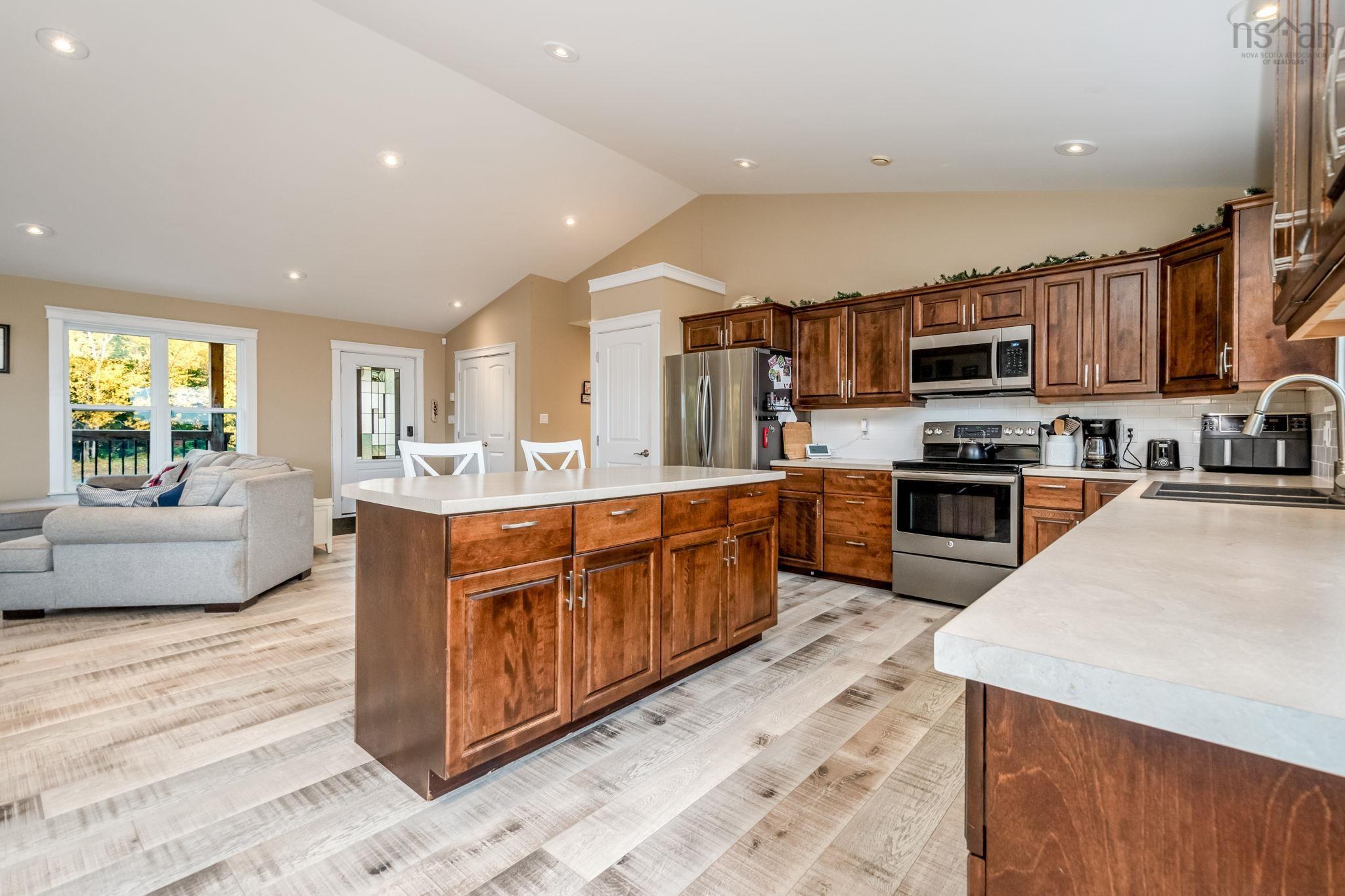 $725,000.00: 75 Evan Road, Greenwood