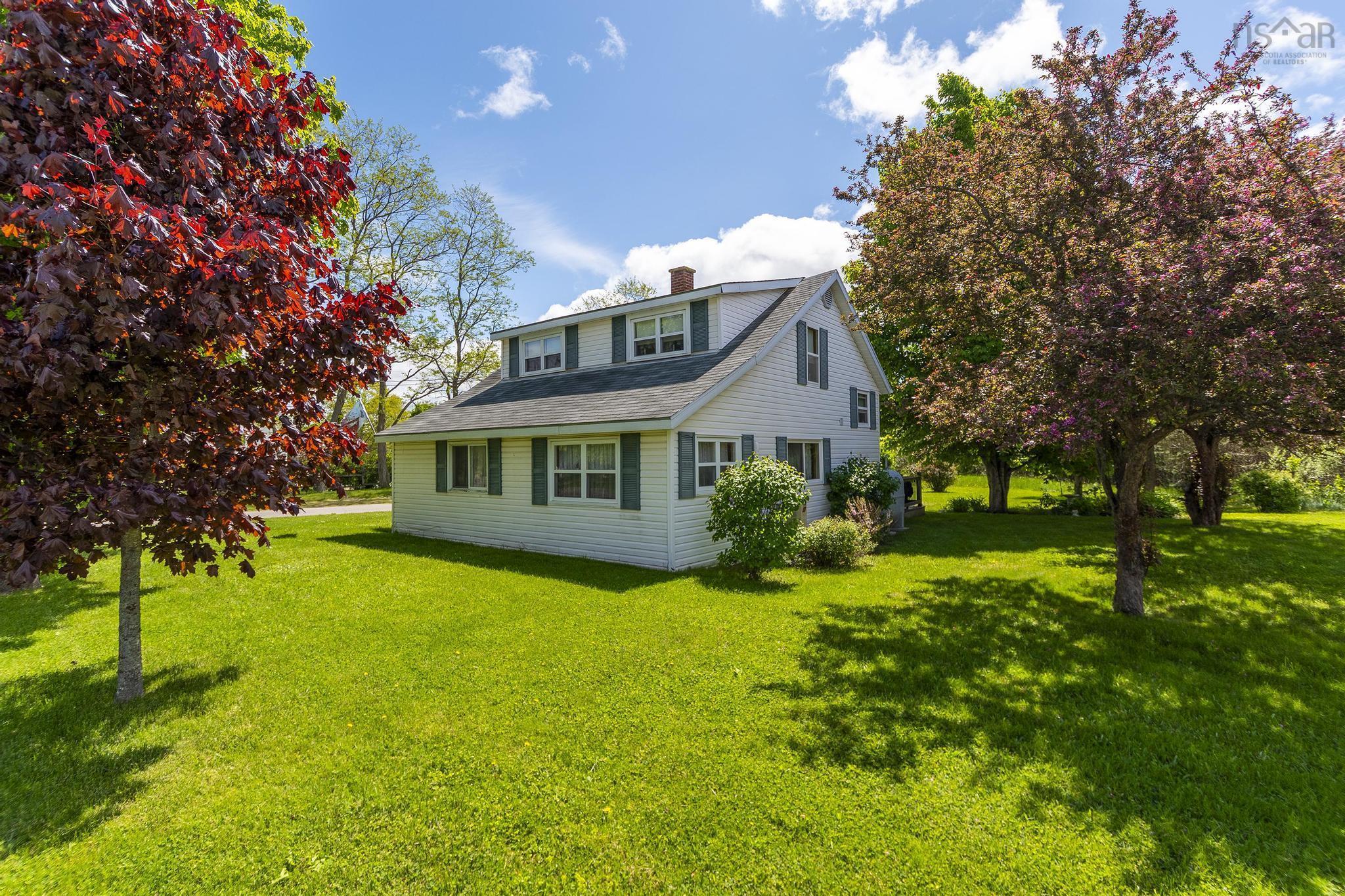 $320,000.00: 8770 Highway 201, Nictaux