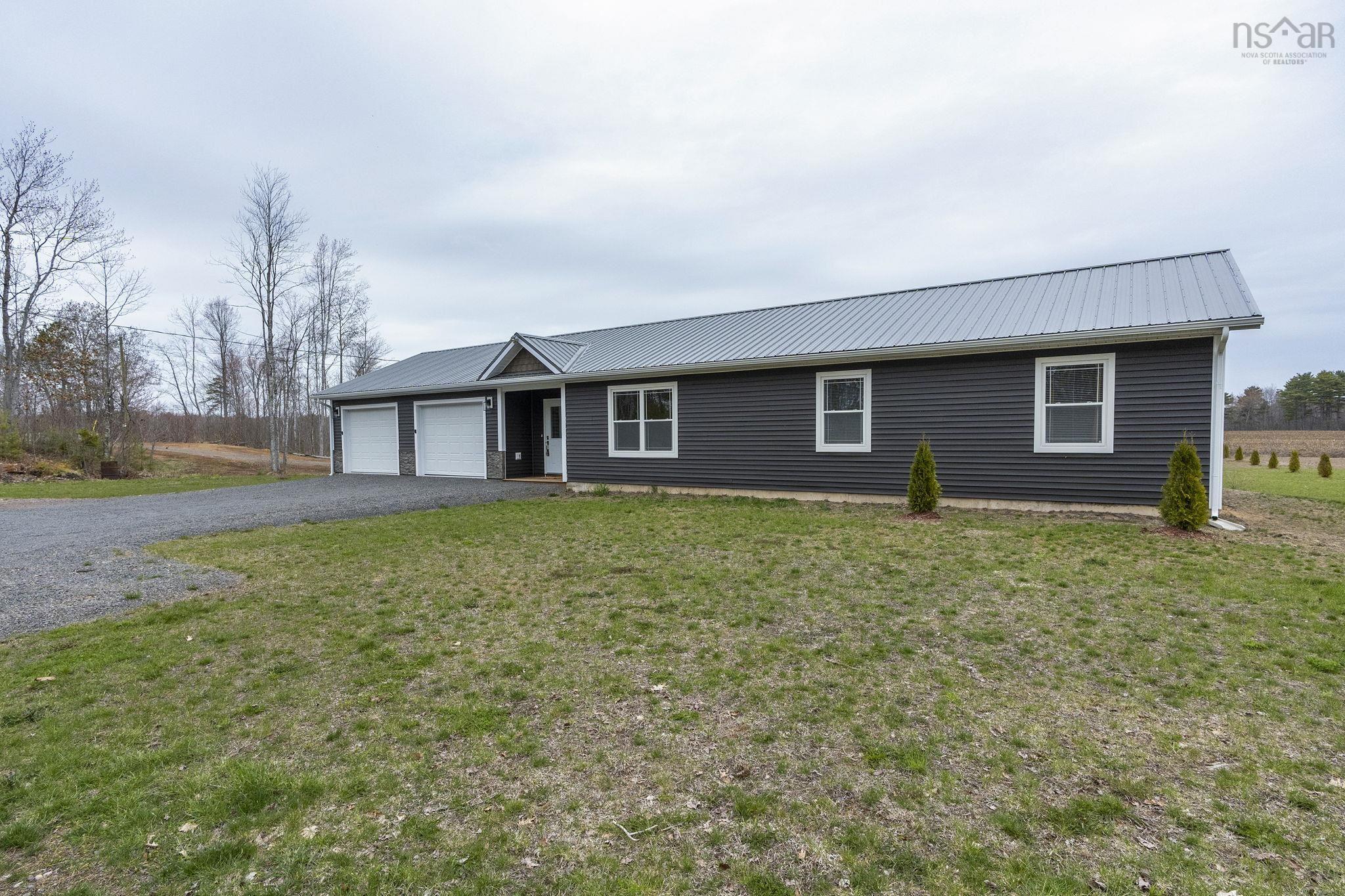 $440,000.00: 654 Whitman Road, Millville