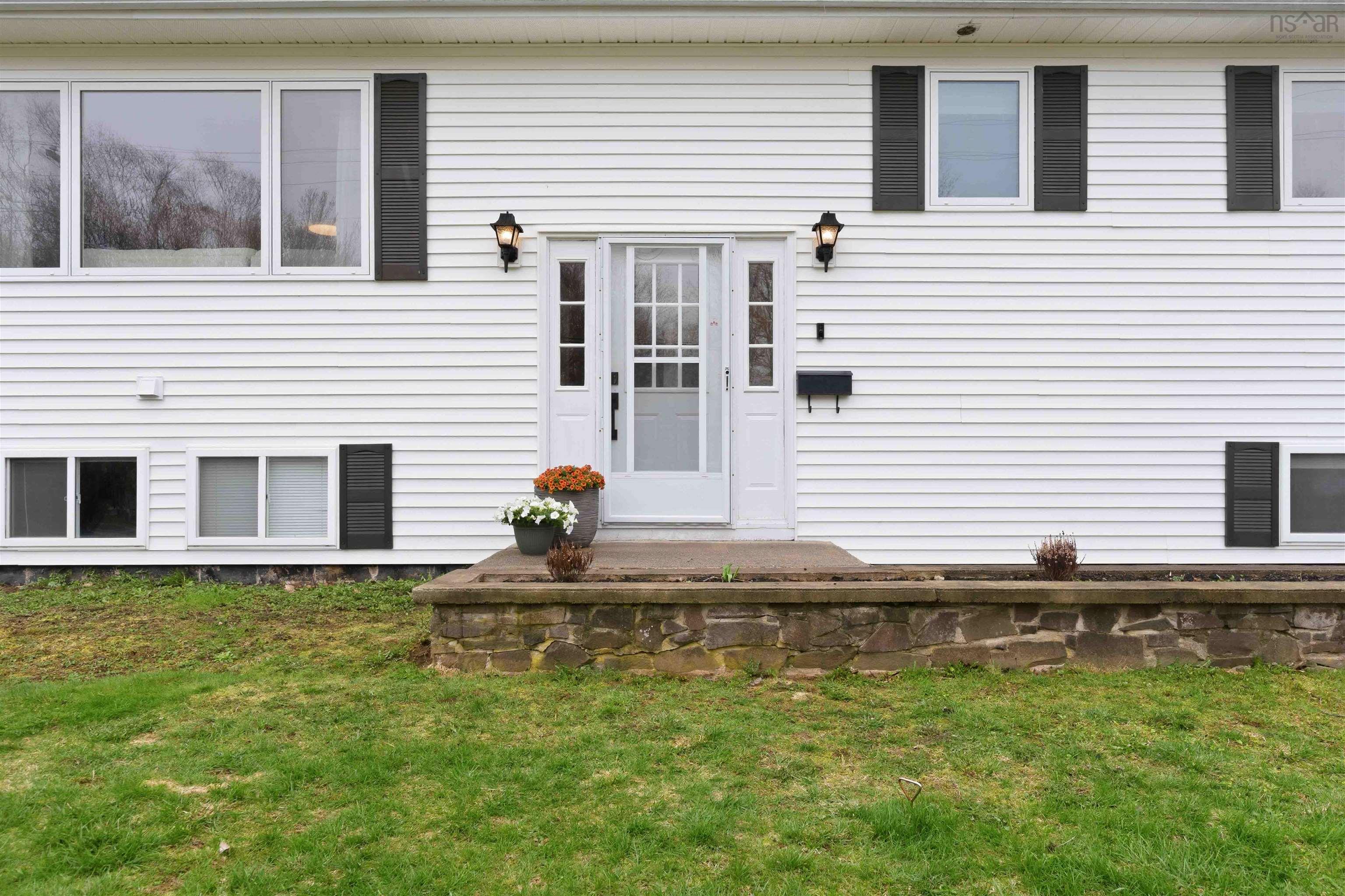 $469,500.00: 834 Beaver Street, Greenwood