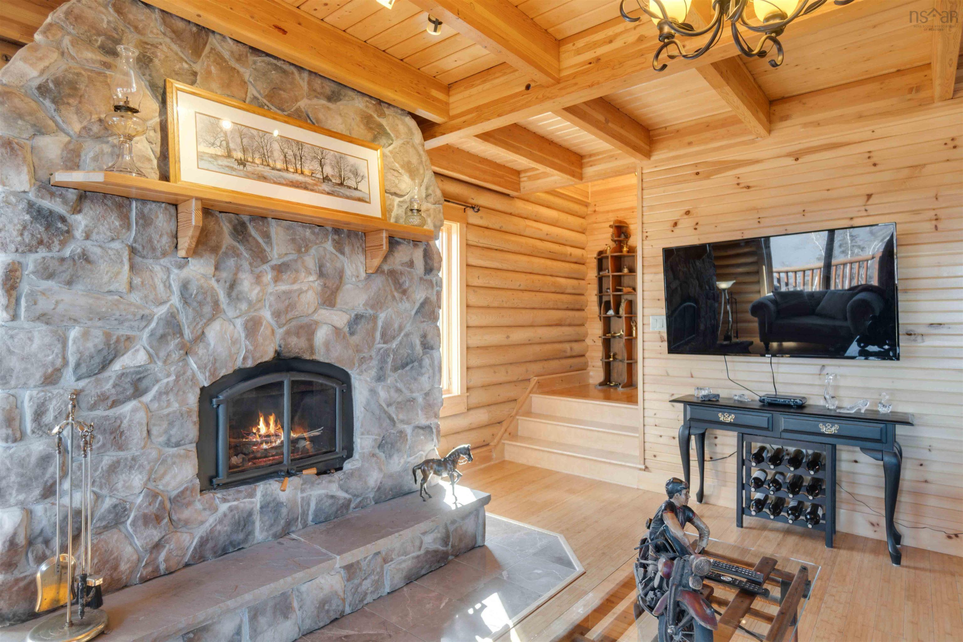 $699,999.00: 9 Karen Court, Cambridge