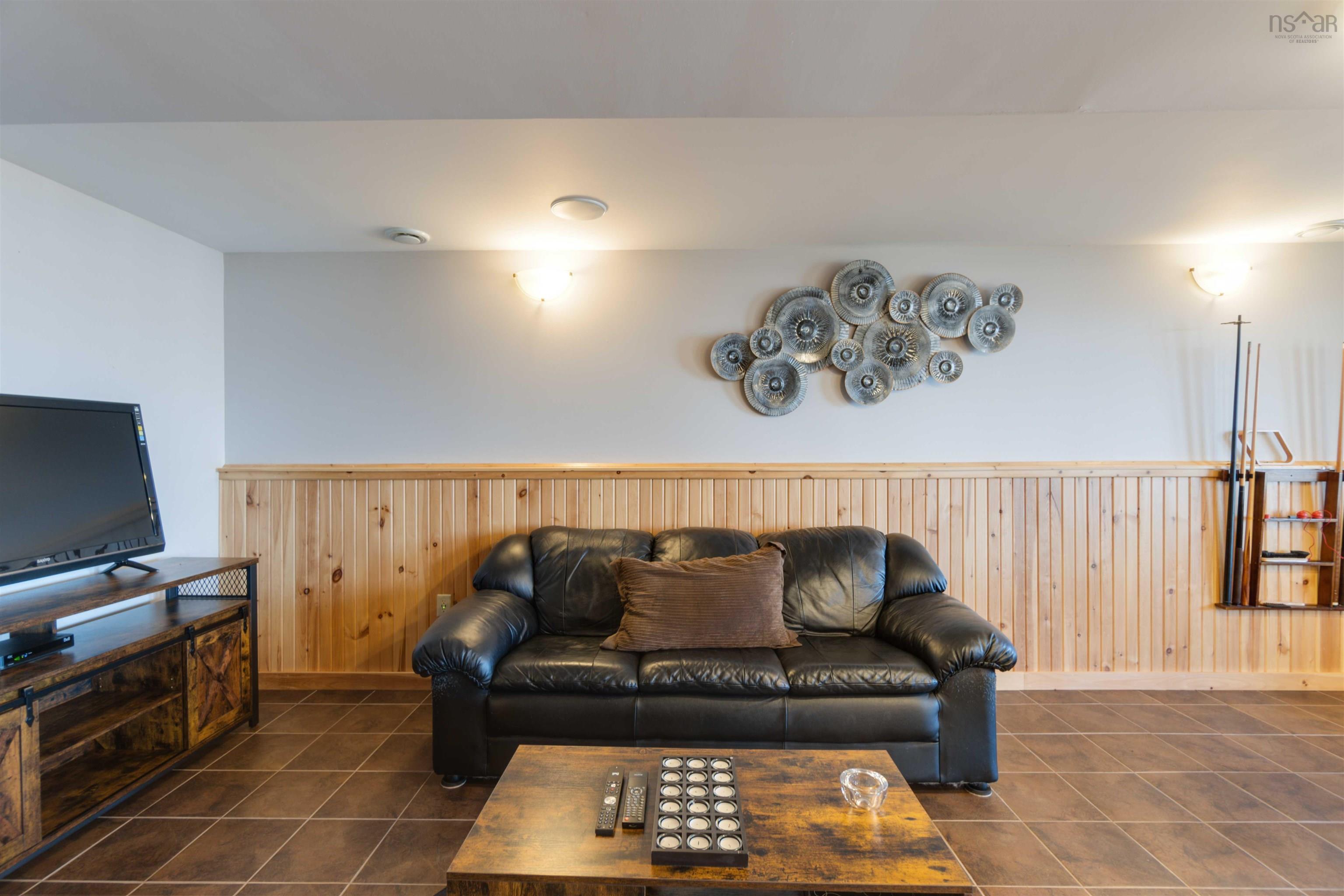 $699,999.00: 9 Karen Court, Cambridge