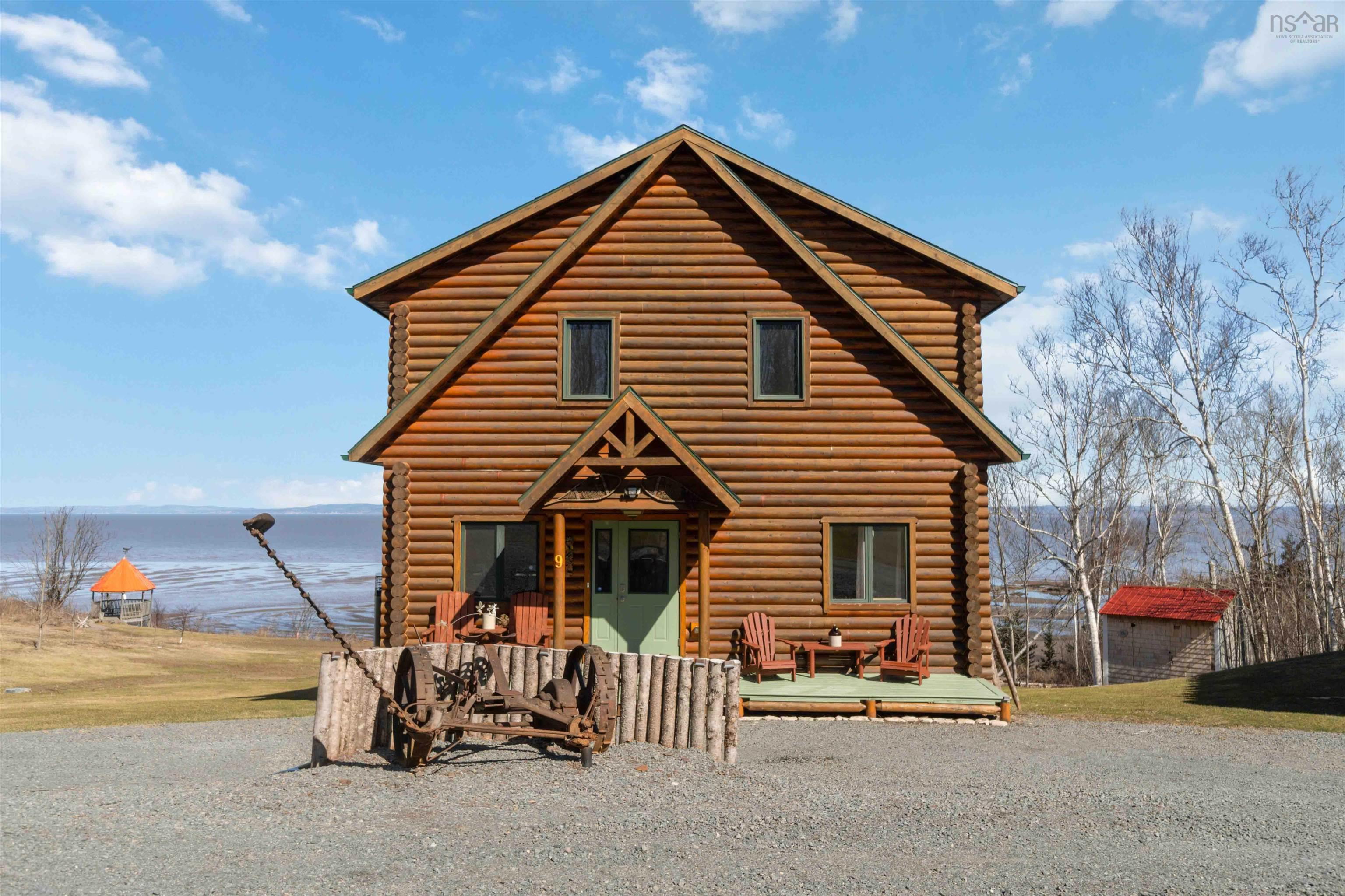 $699,999.00: 9 Karen Court, Cambridge