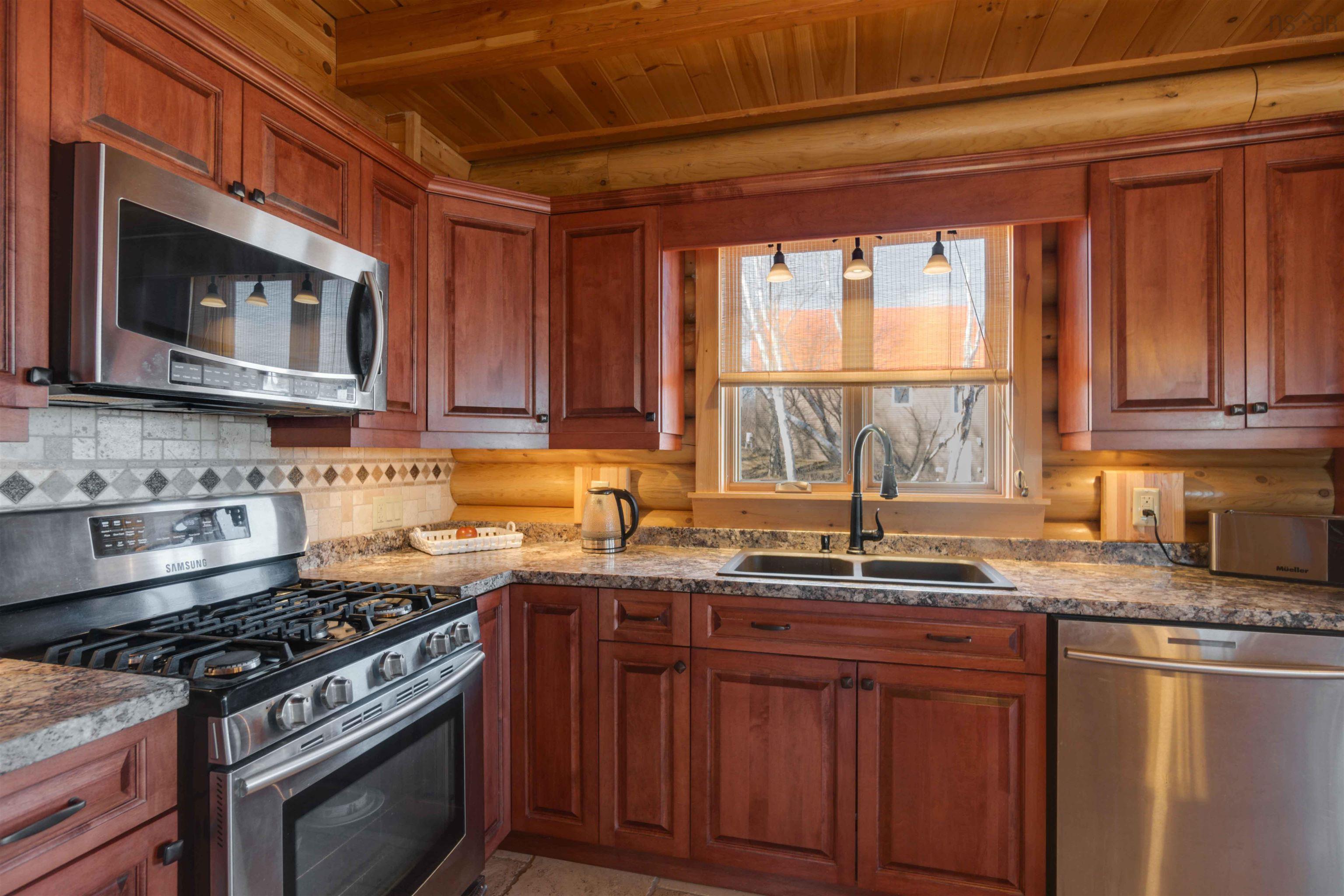 $699,999.00: 9 Karen Court, Cambridge