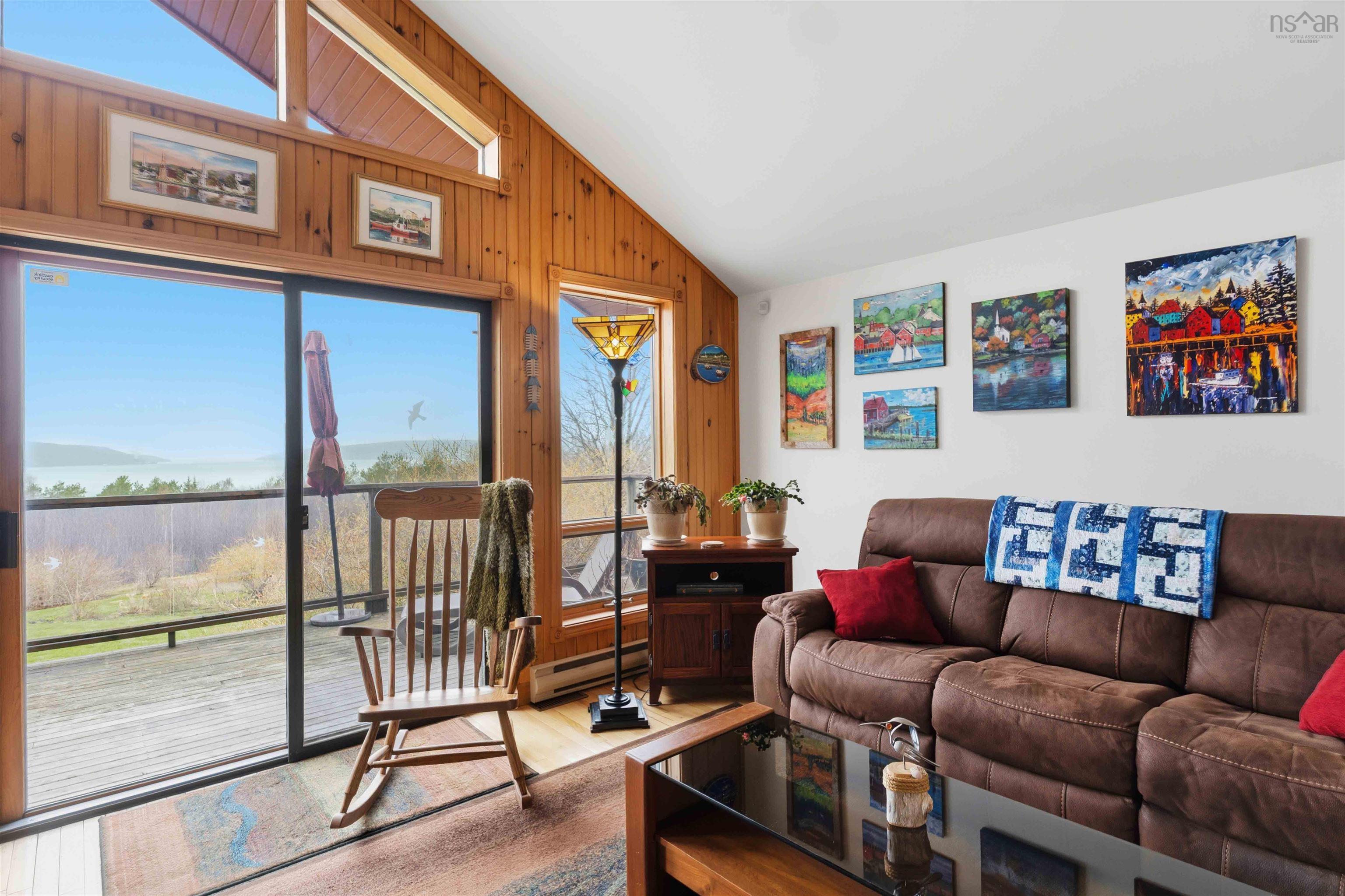 $679,900.00: 172 West Old Post Road, Smiths Cove
