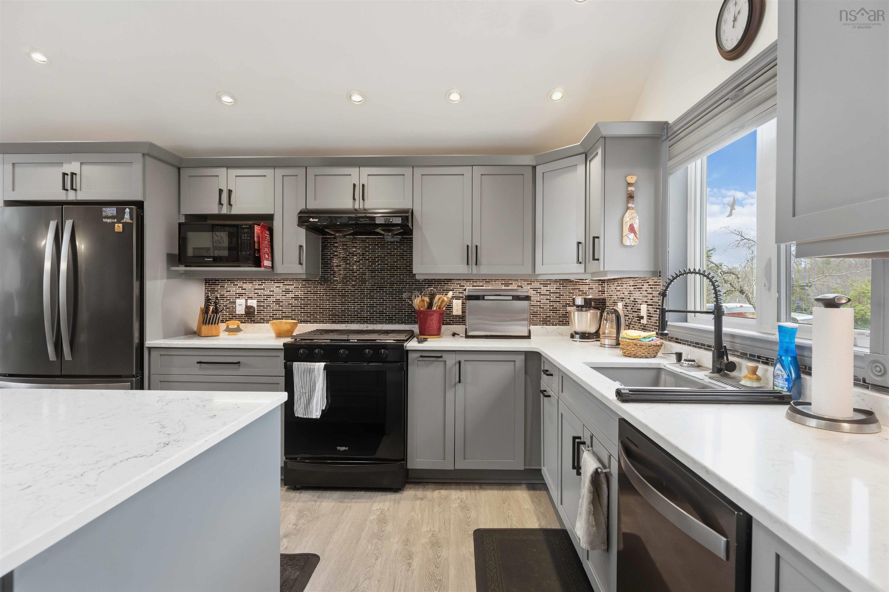 $679,900.00: 172 West Old Post Road, Smiths Cove