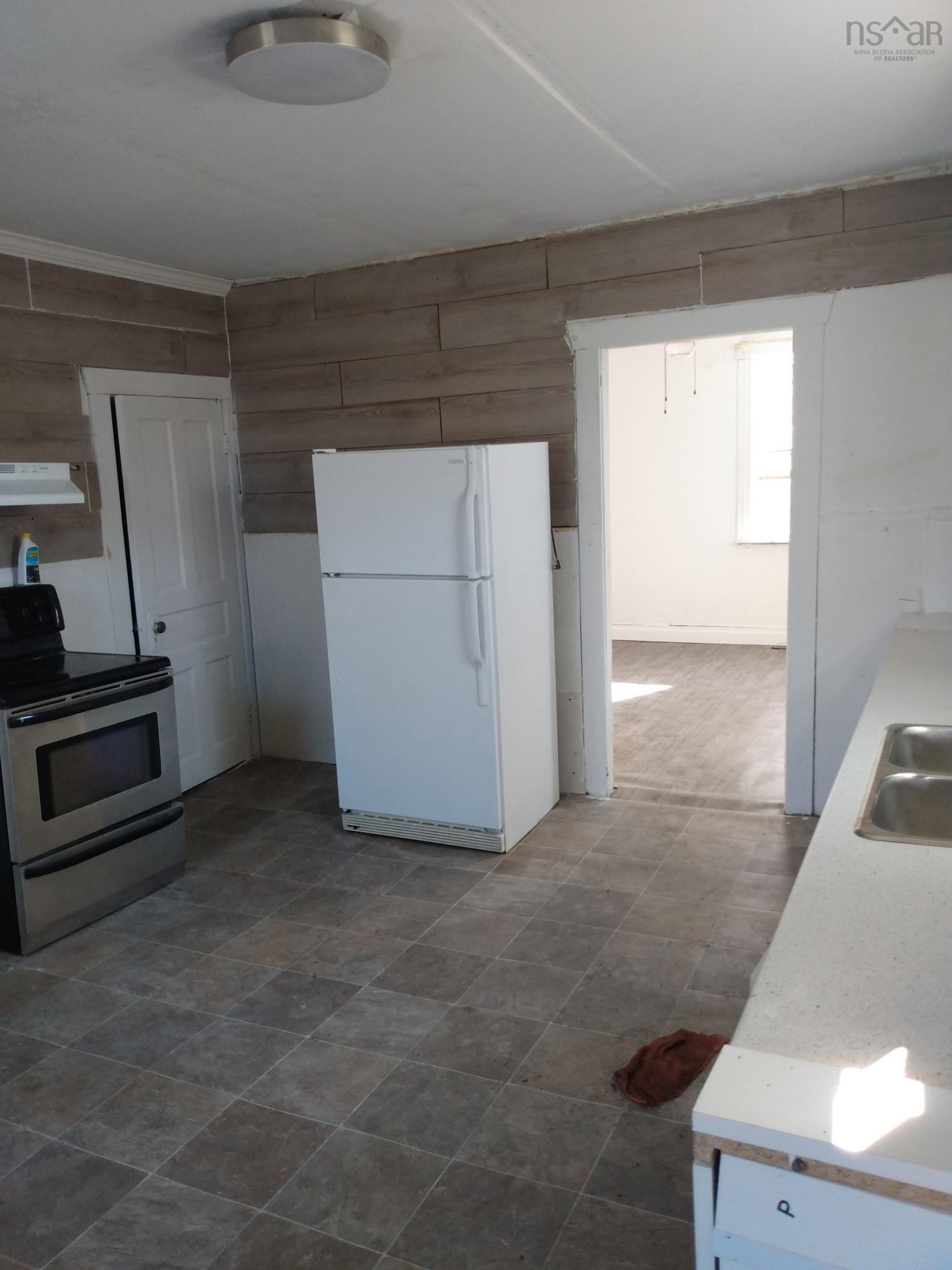 $68,500.00: 66 marconi towers Road, Glace Bay