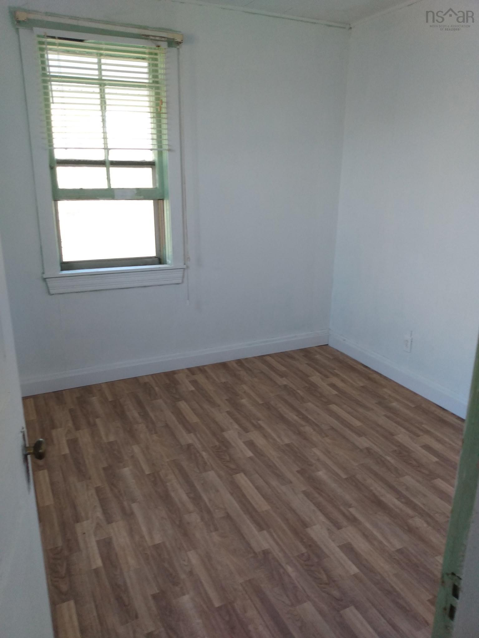 $68,500.00: 66 marconi towers Road, Glace Bay