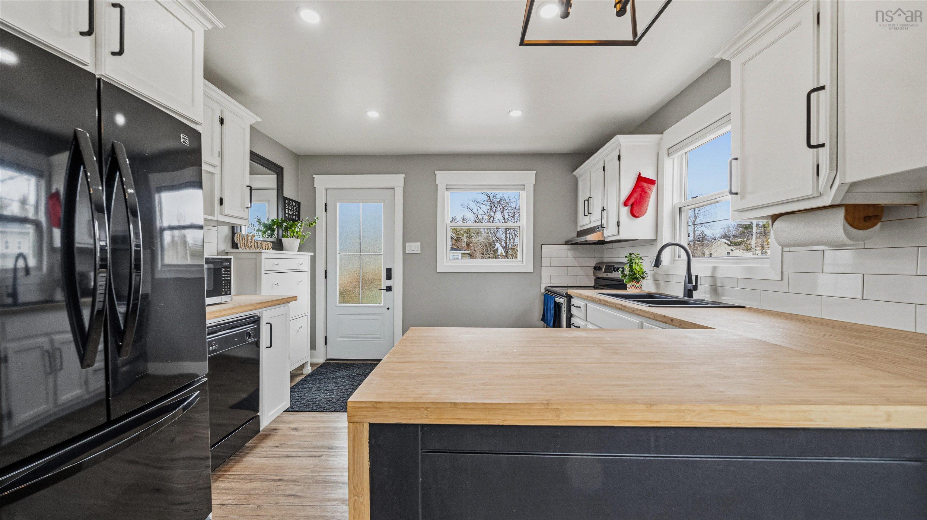 2694 Sackville Drive, Upper Sackville, NS (MLS 202609271)