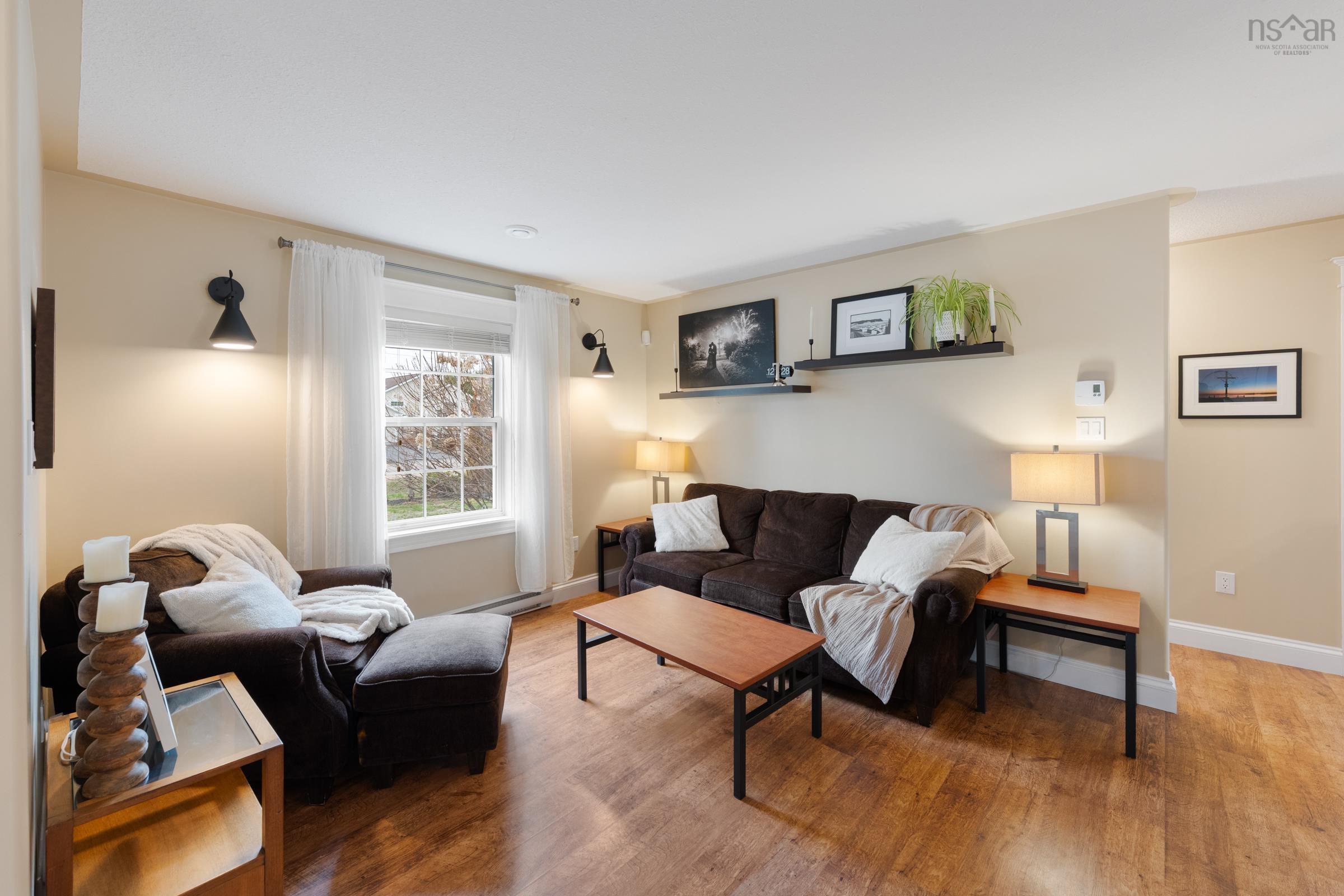 $599,900.00: 1857 Acadia Drive, Kingston