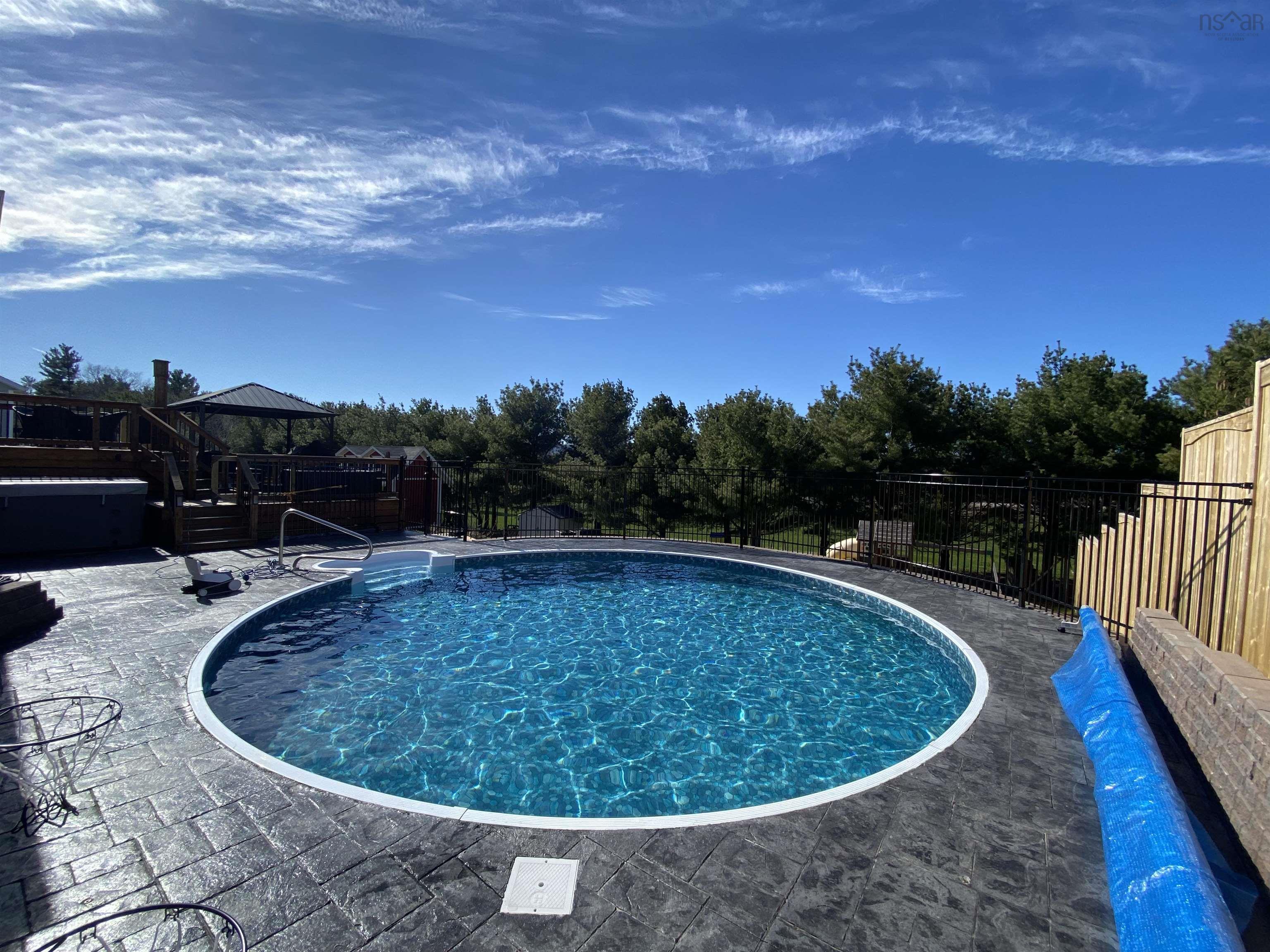 $599,900.00: 1857 Acadia Drive, Kingston