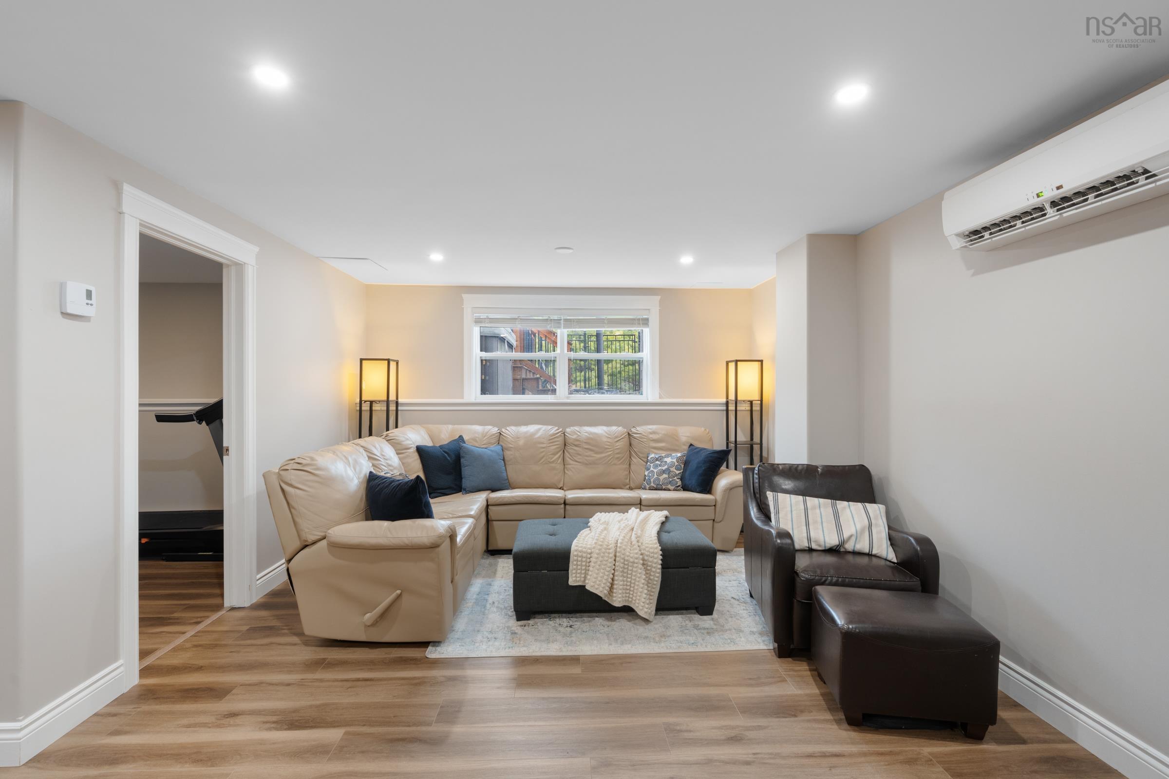 $599,900.00: 1857 Acadia Drive, Kingston