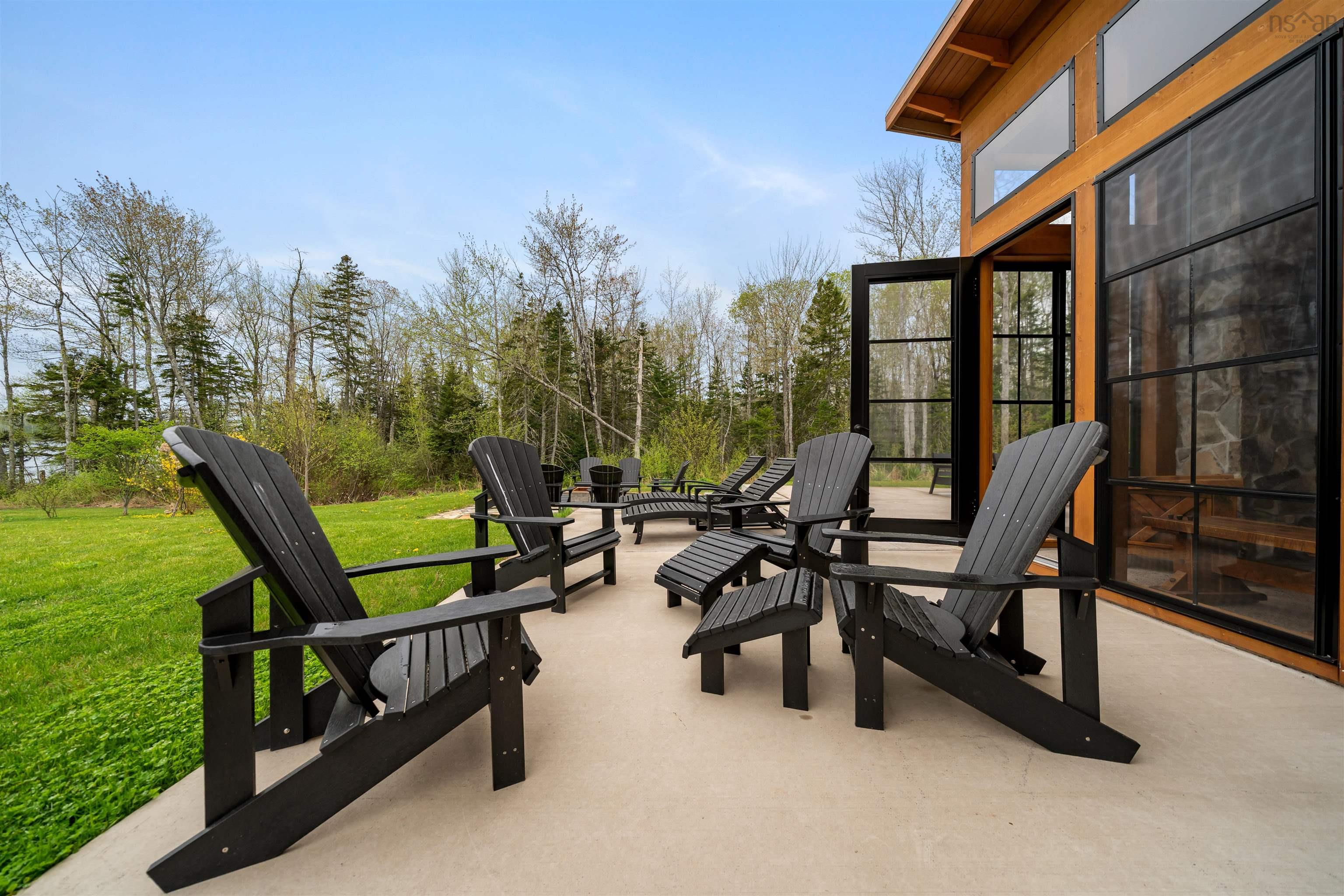 $1,025,000.00: 158 Blackberry Lane, Mattatall Lake