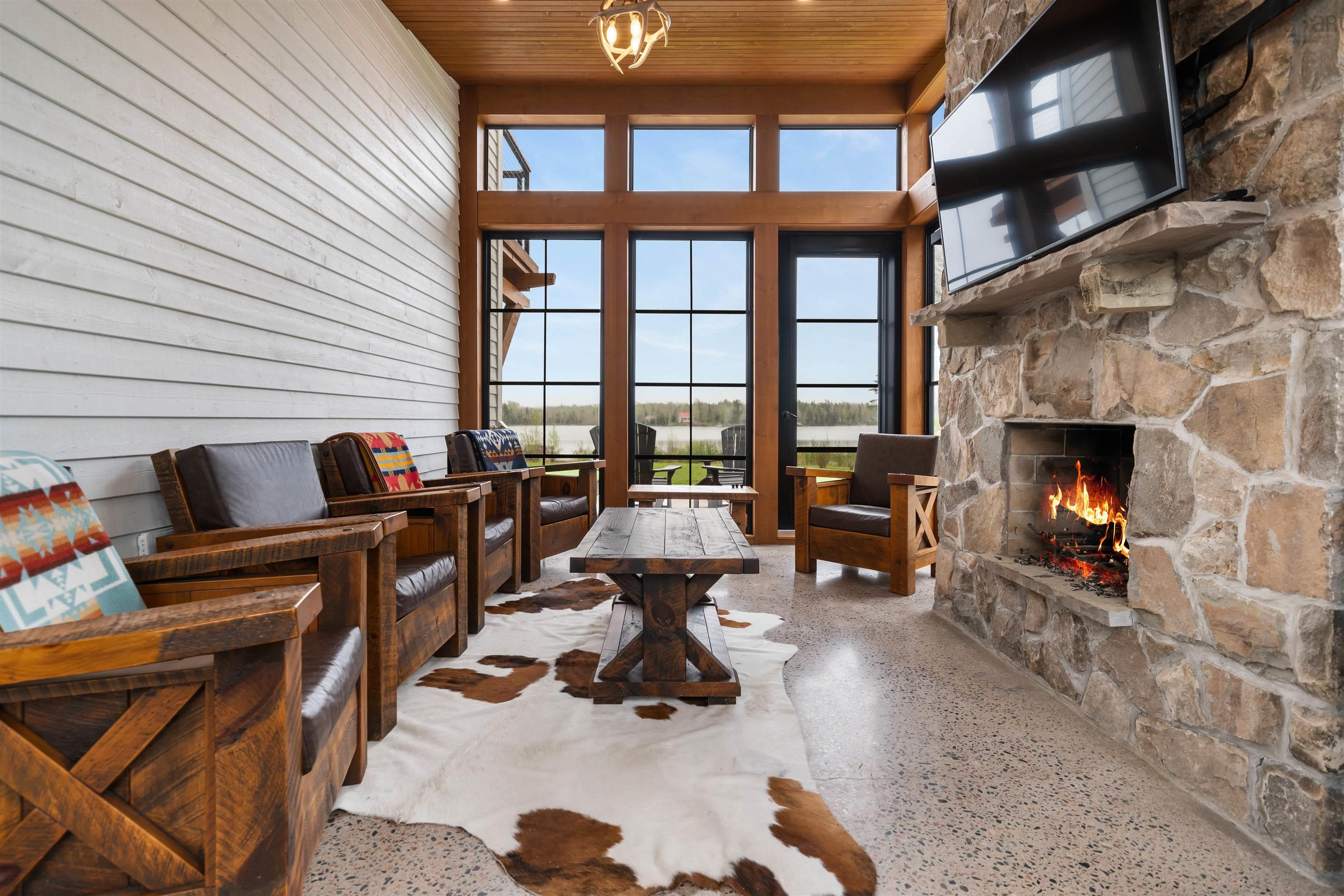 $1,025,000.00: 158 Blackberry Lane, Mattatall Lake