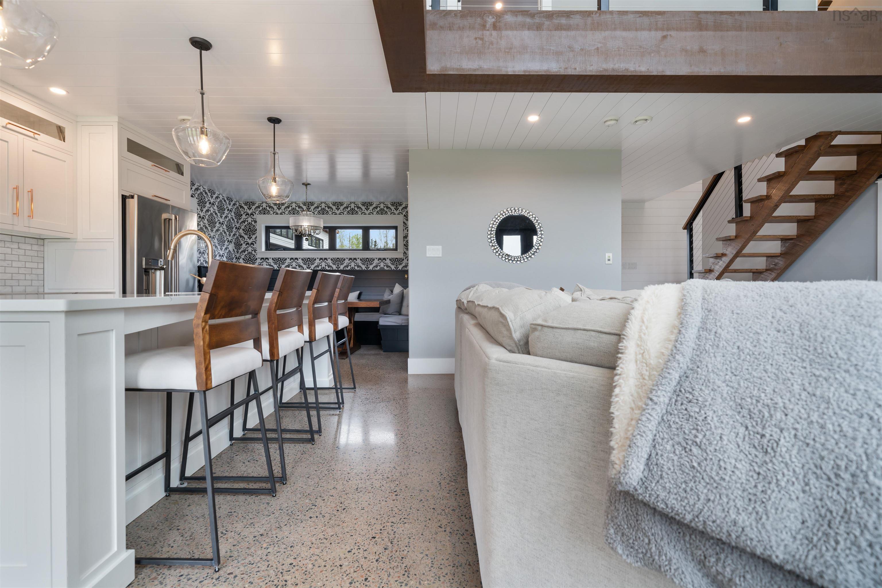 $1,025,000.00: 158 Blackberry Lane, Mattatall Lake