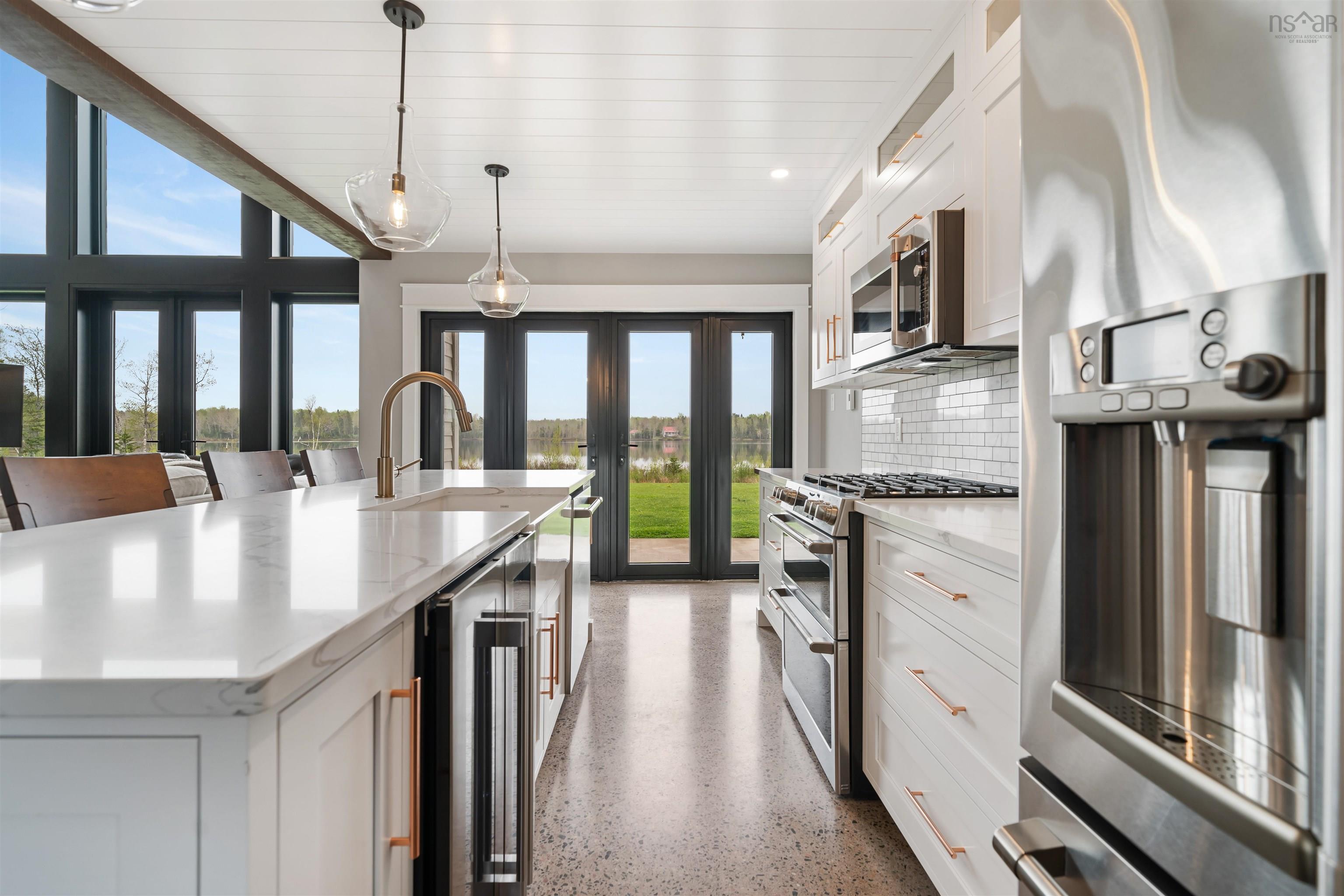 $1,025,000.00: 158 Blackberry Lane, Mattatall Lake