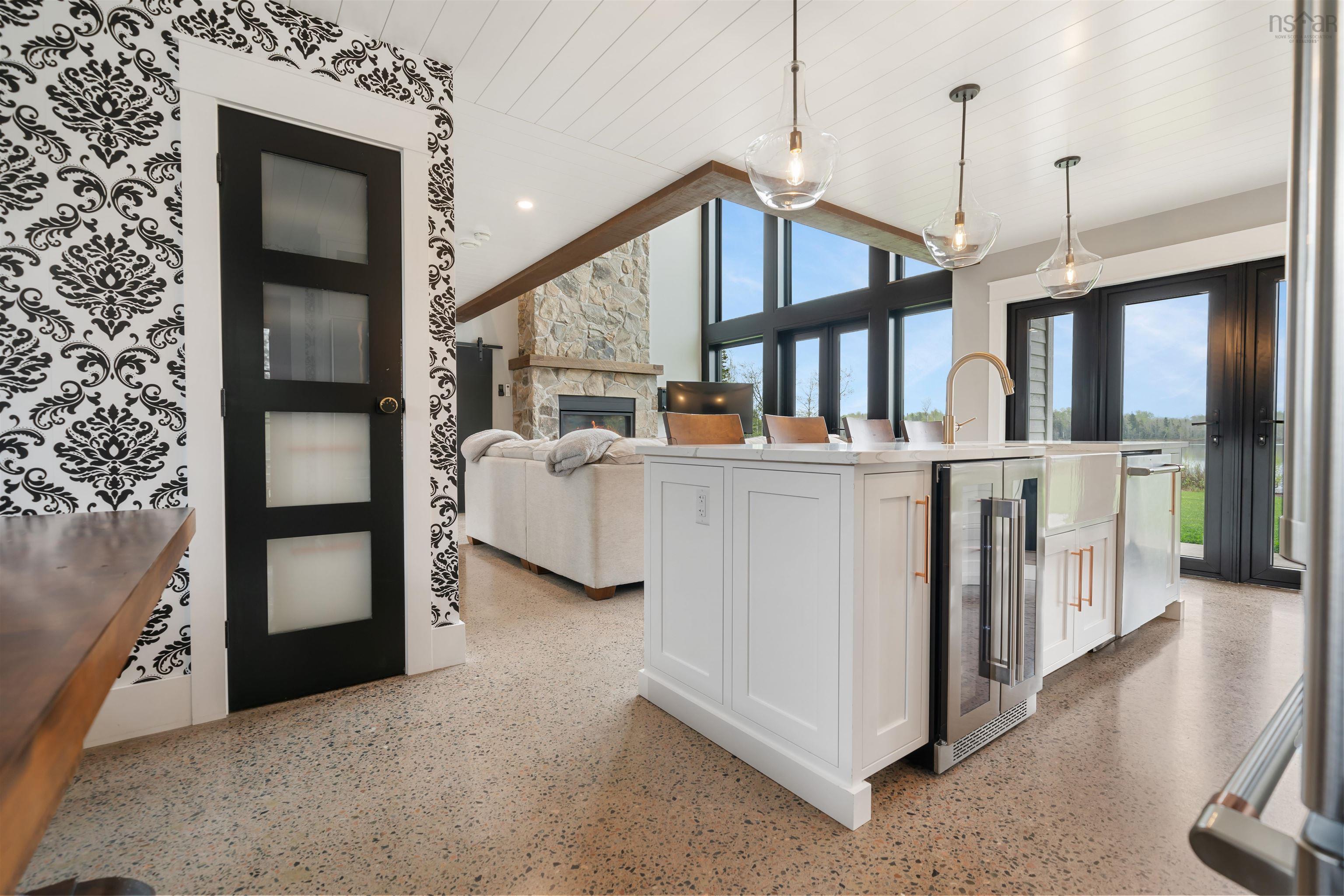$1,025,000.00: 158 Blackberry Lane, Mattatall Lake