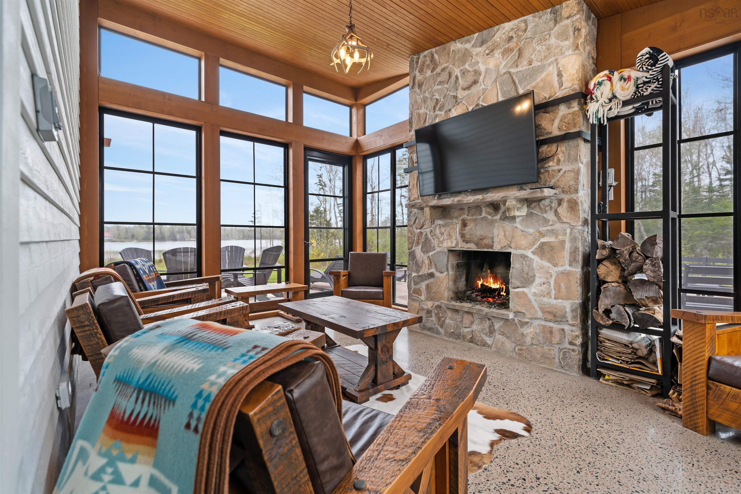 $1,025,000.00: 158 Blackberry Lane, Mattatall Lake