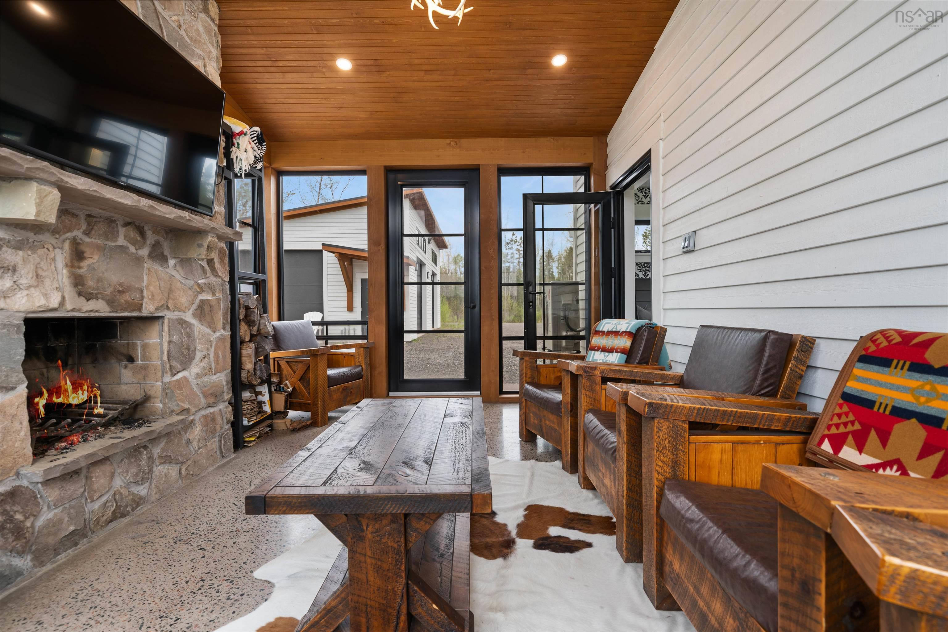 $1,025,000.00: 158 Blackberry Lane, Mattatall Lake