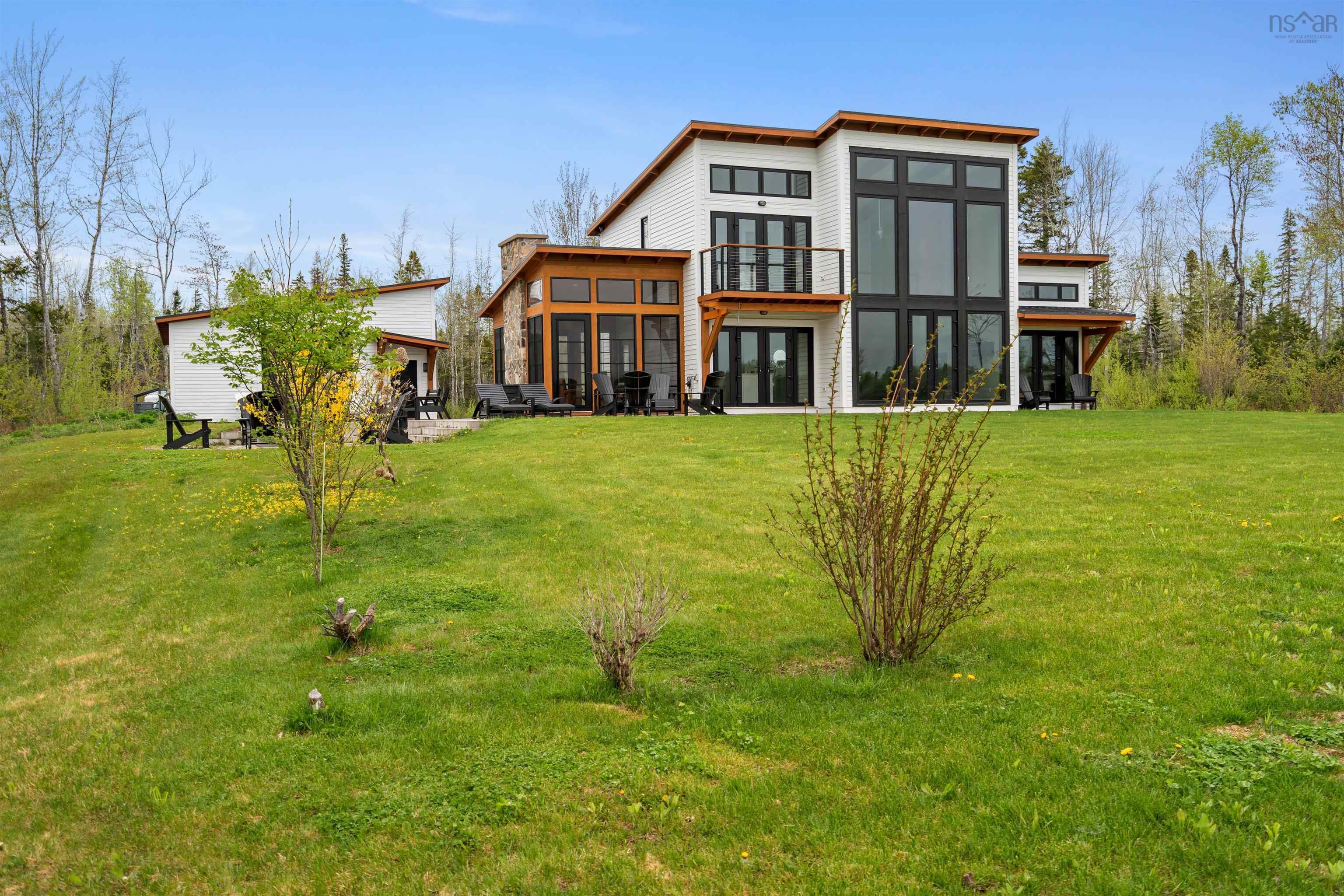 $1,025,000.00: 158 Blackberry Lane, Mattatall Lake