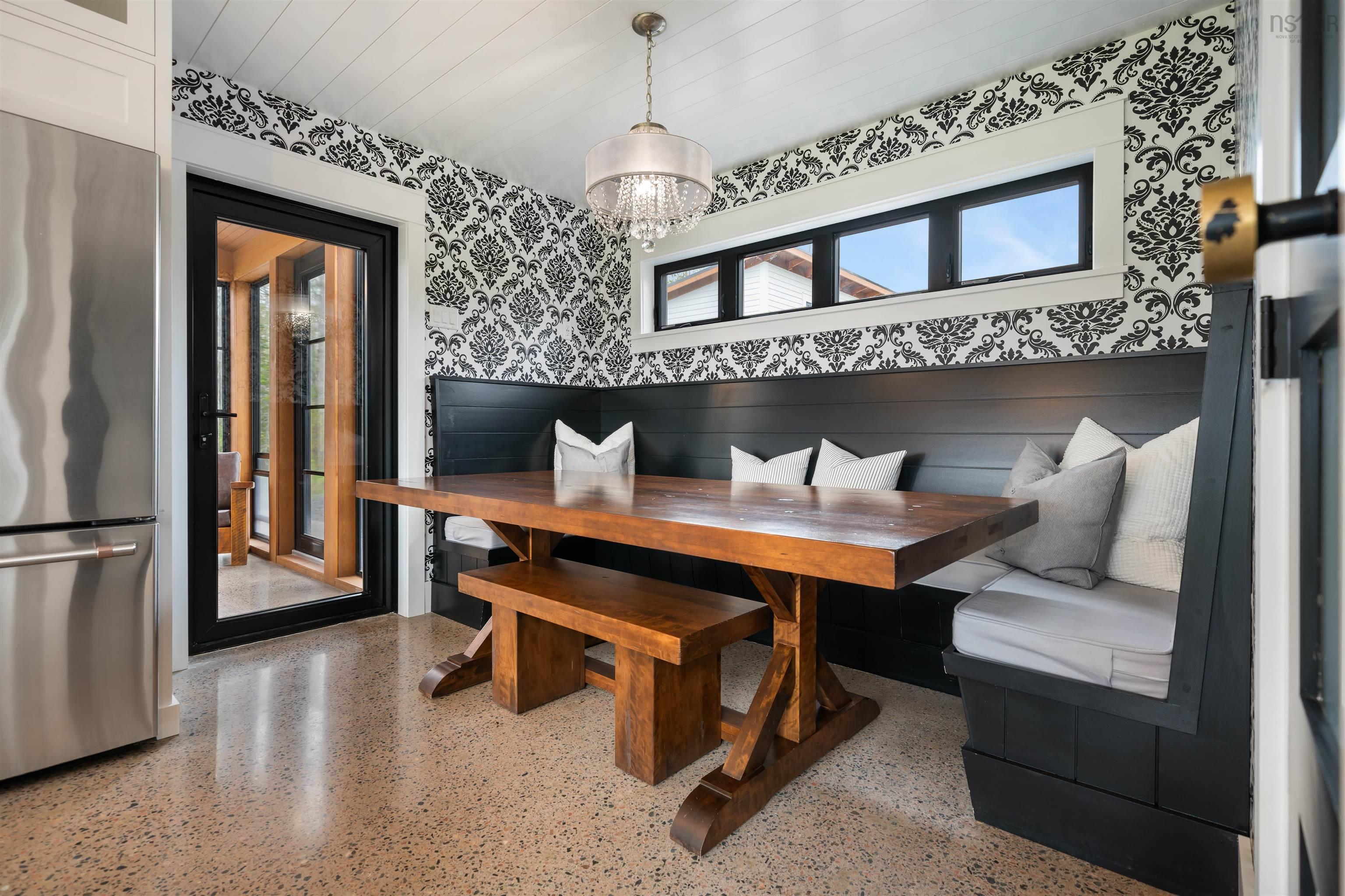 $1,025,000.00: 158 Blackberry Lane, Mattatall Lake