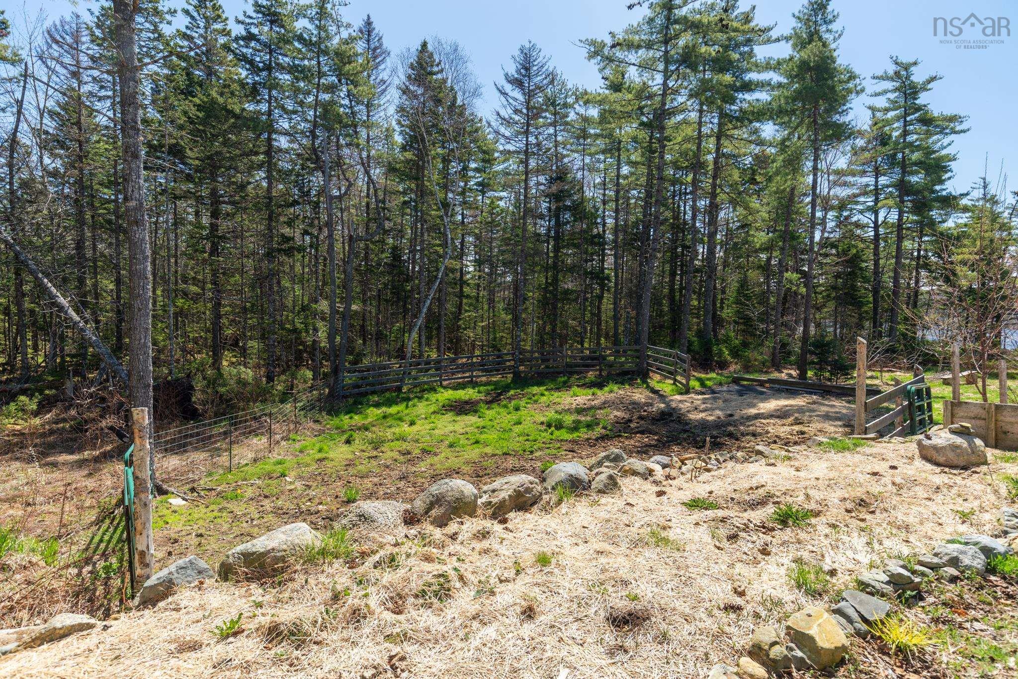 $469,000.00: 236 Canoe Lake Estates Road, East Quinan