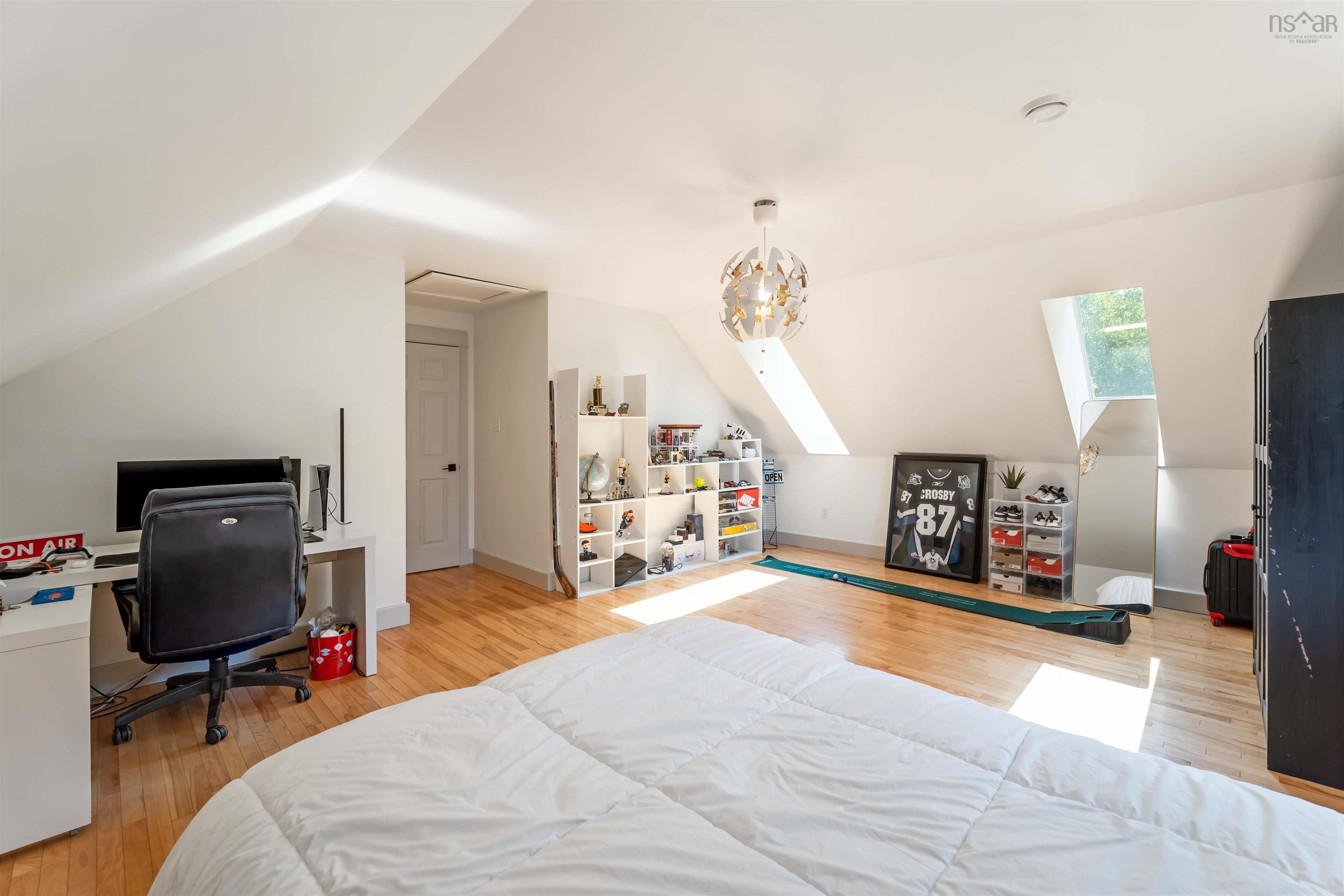 $675,000.00: 1481 Edith Drive, Coldbrook