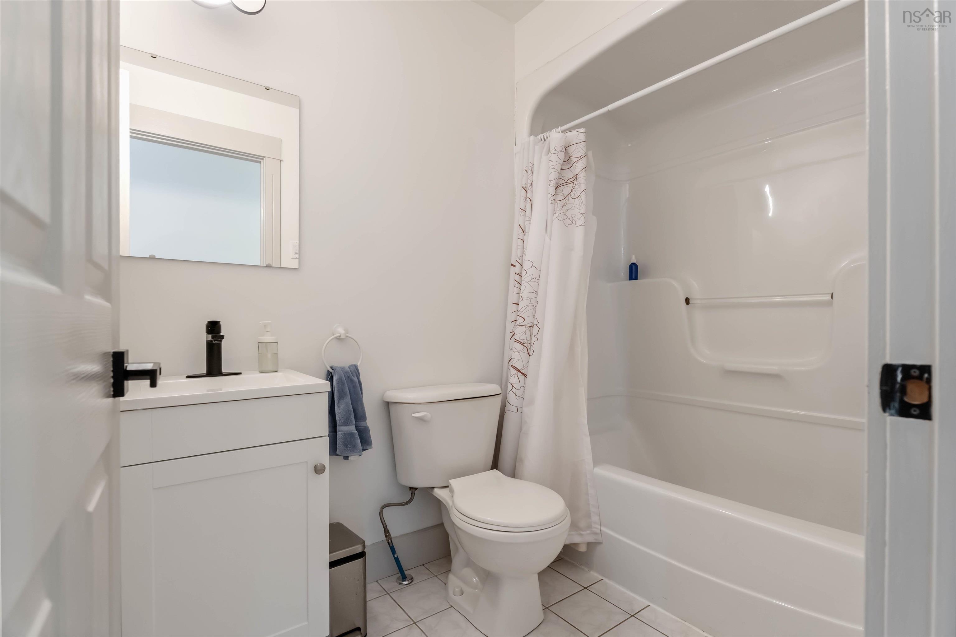 $675,000.00: 1481 Edith Drive, Coldbrook