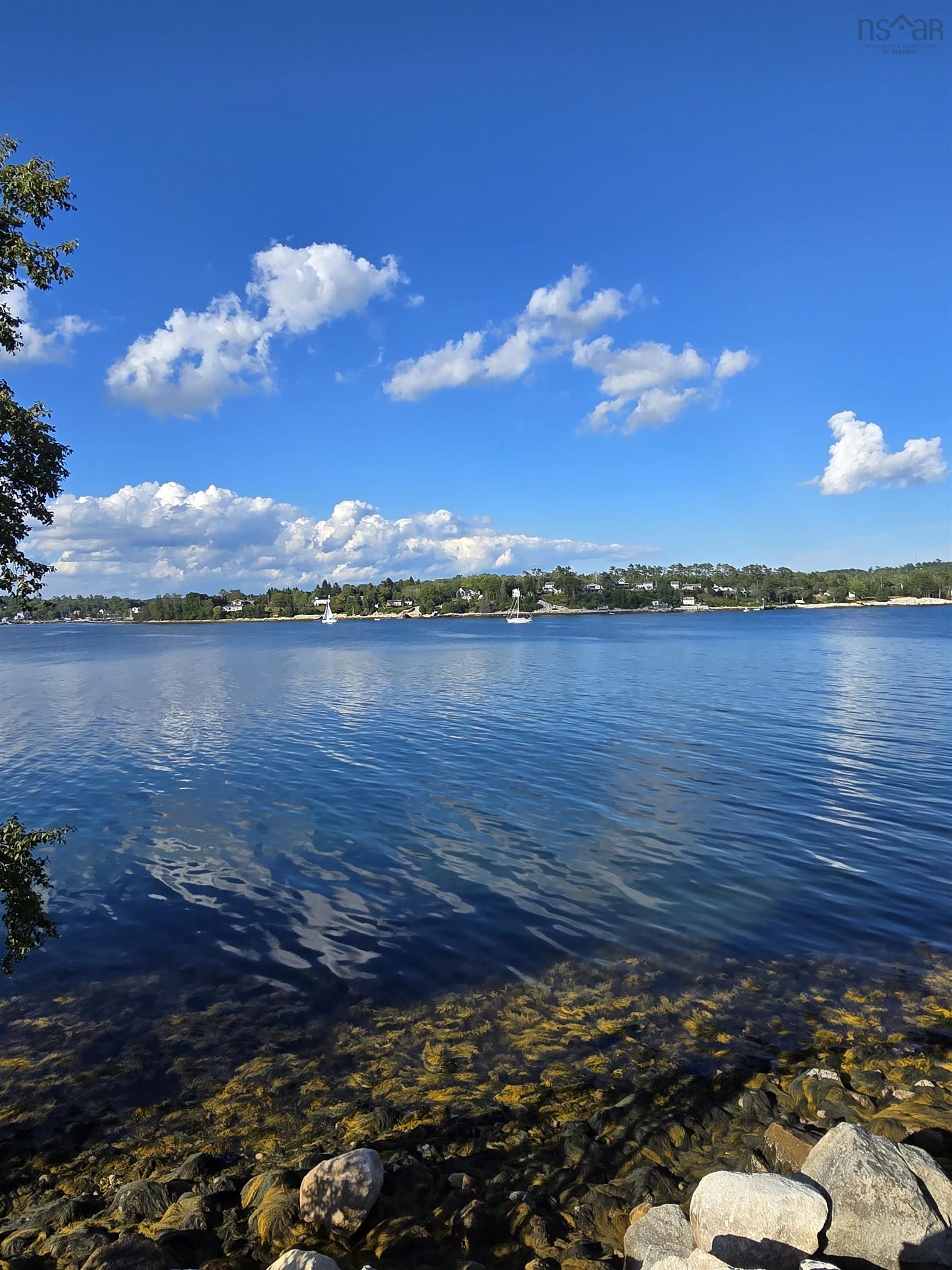 $99,800.00: Highway 329, Fox Point