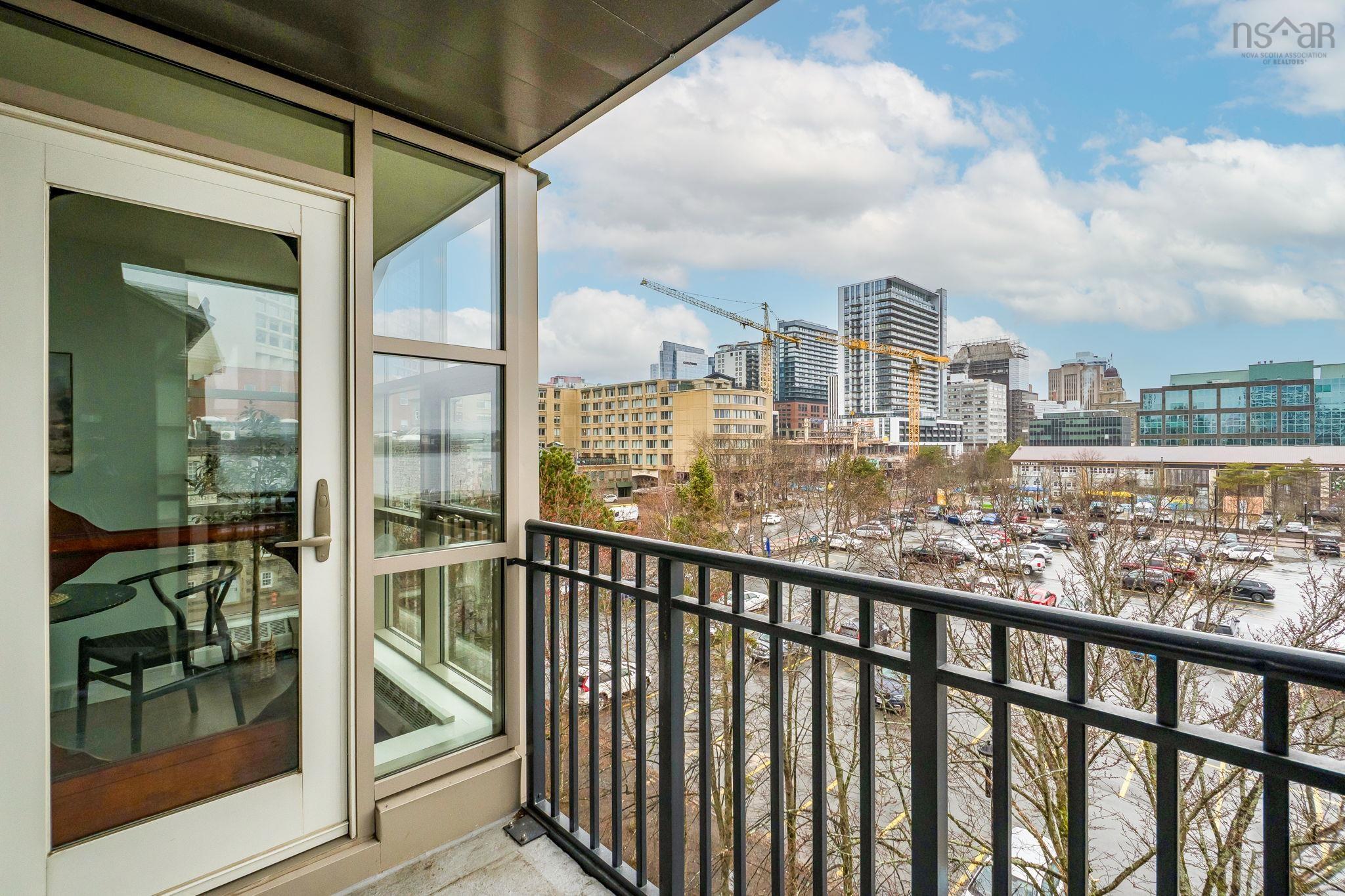 $925,000.00: 501 1479 Lower Water Street, Halifax
