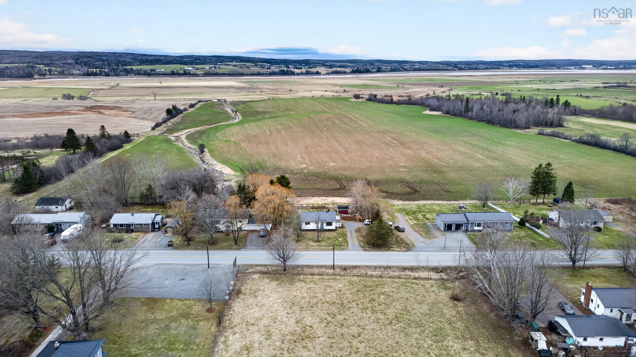 $289,900.00: 12674 HIGHWAY 2, Lower Onslow