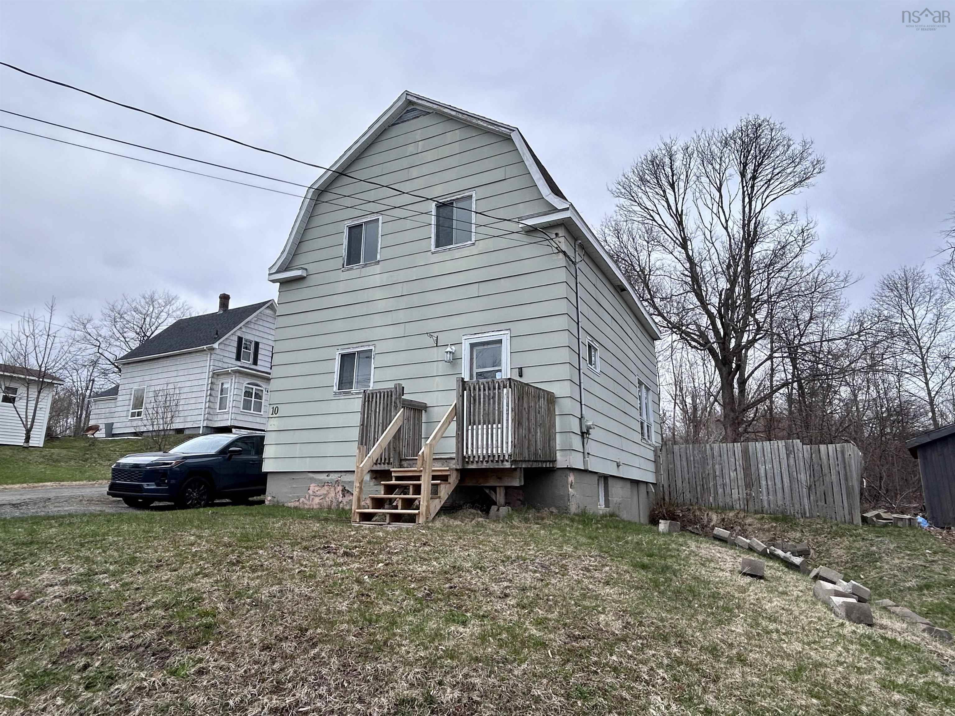 $169,900.00: 10 Weir Avenue, Stellarton