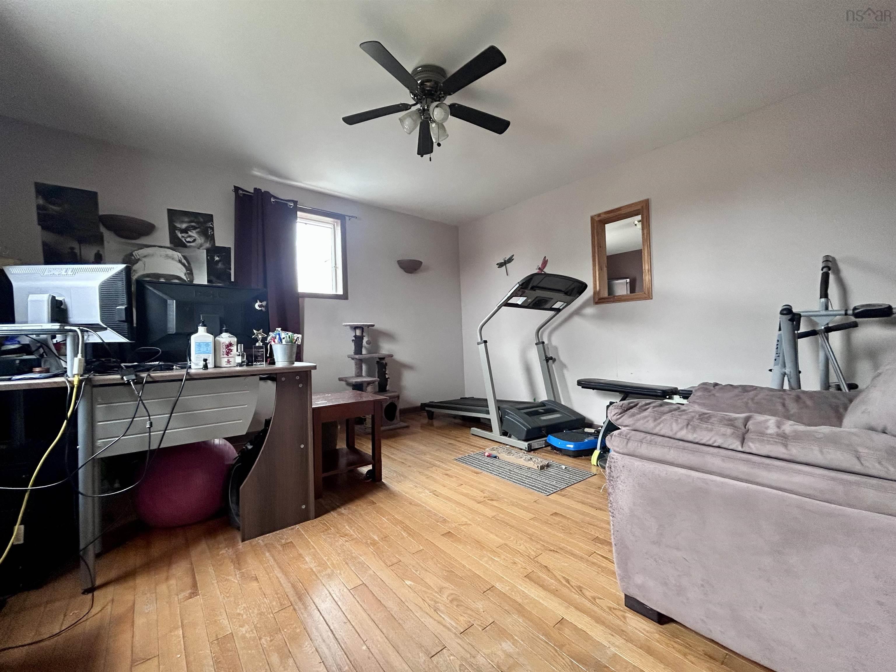 $169,900.00: 10 Weir Avenue, Stellarton