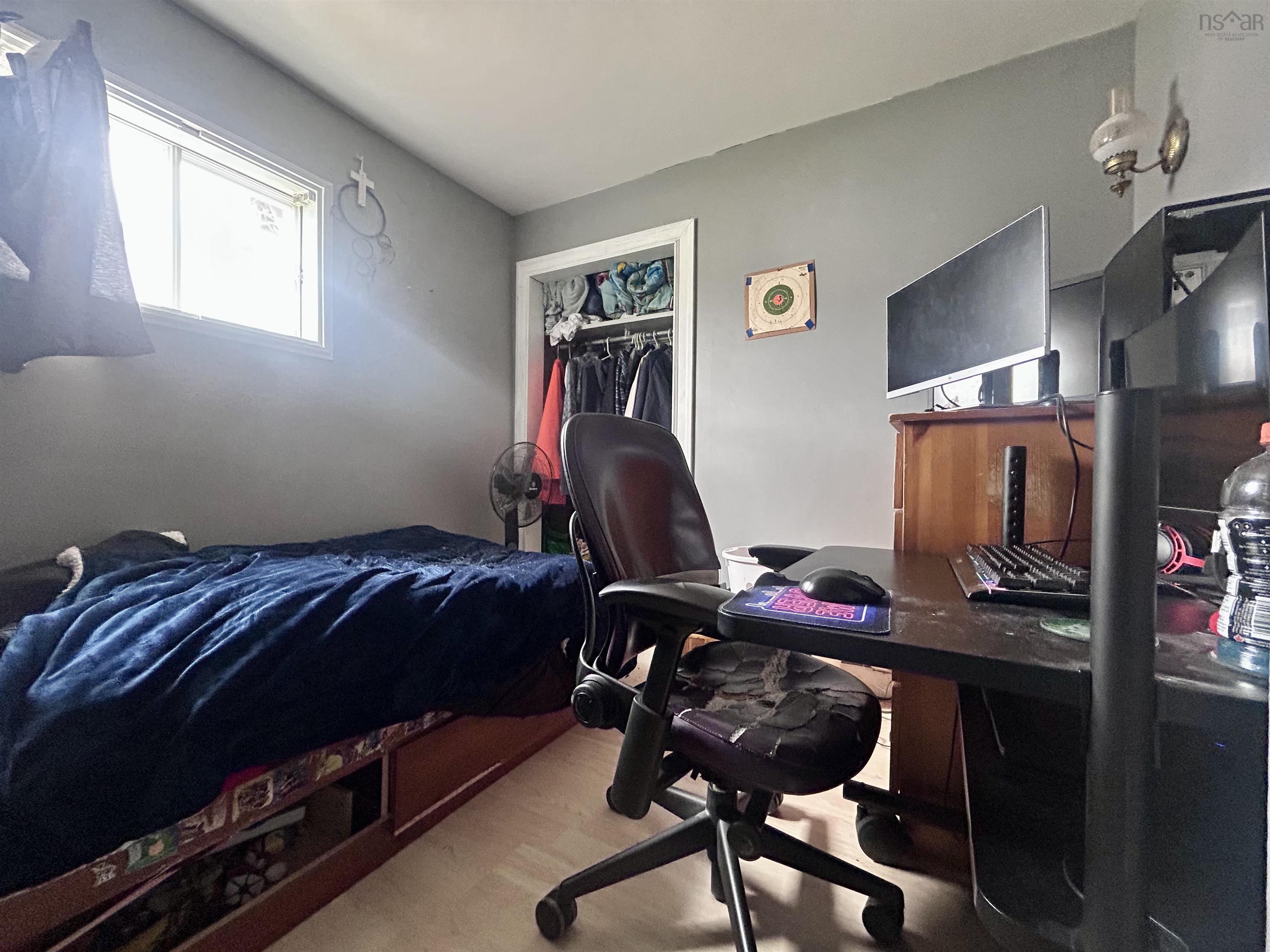 $169,900.00: 10 Weir Avenue, Stellarton