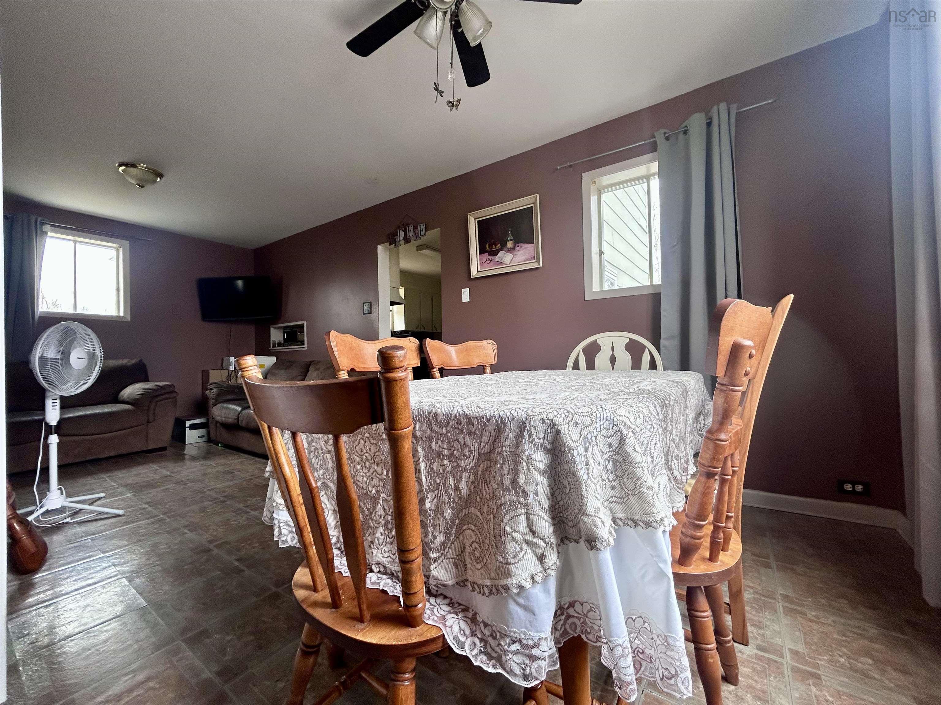 $169,900.00: 10 Weir Avenue, Stellarton