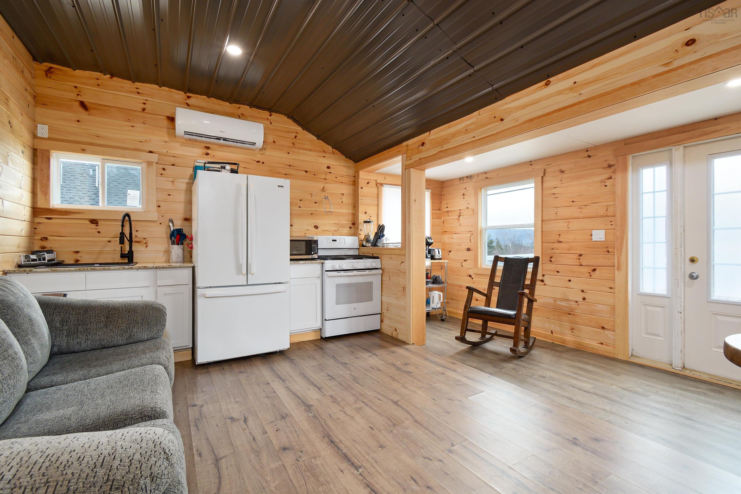 $475,000.00: 29377 Cabot Trail, Cape North