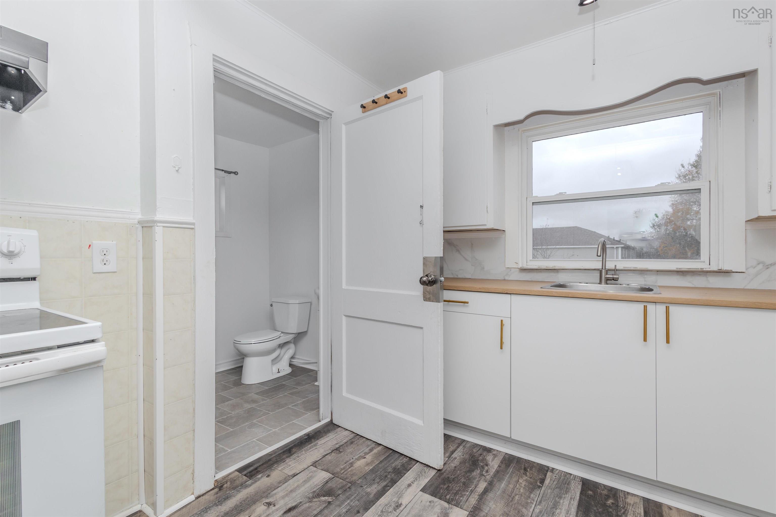 $220,000.00: 214 Alexandra Street, Sydney