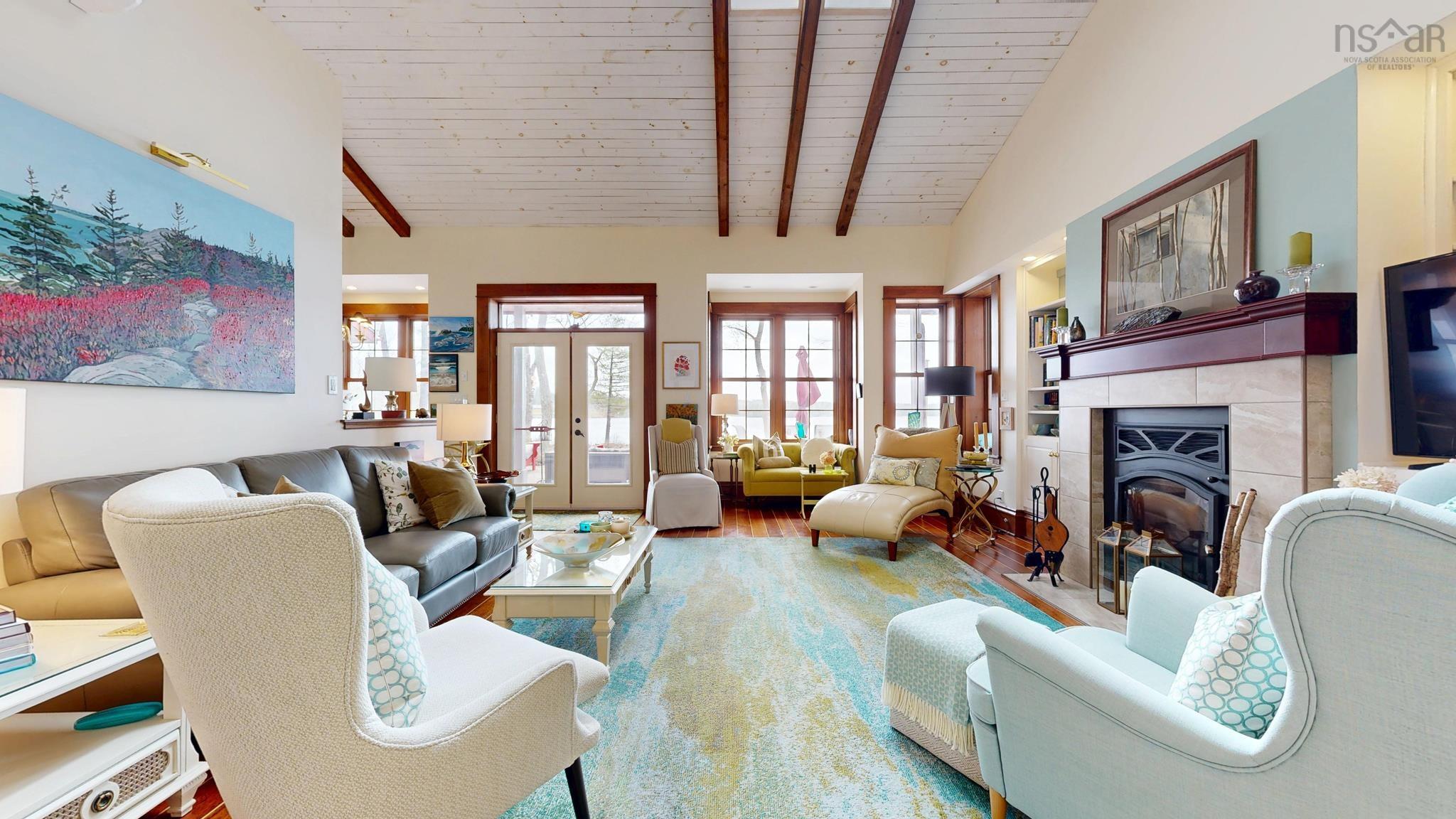 $1,395,000.00: 92 Deer Run, Conquerall Mills