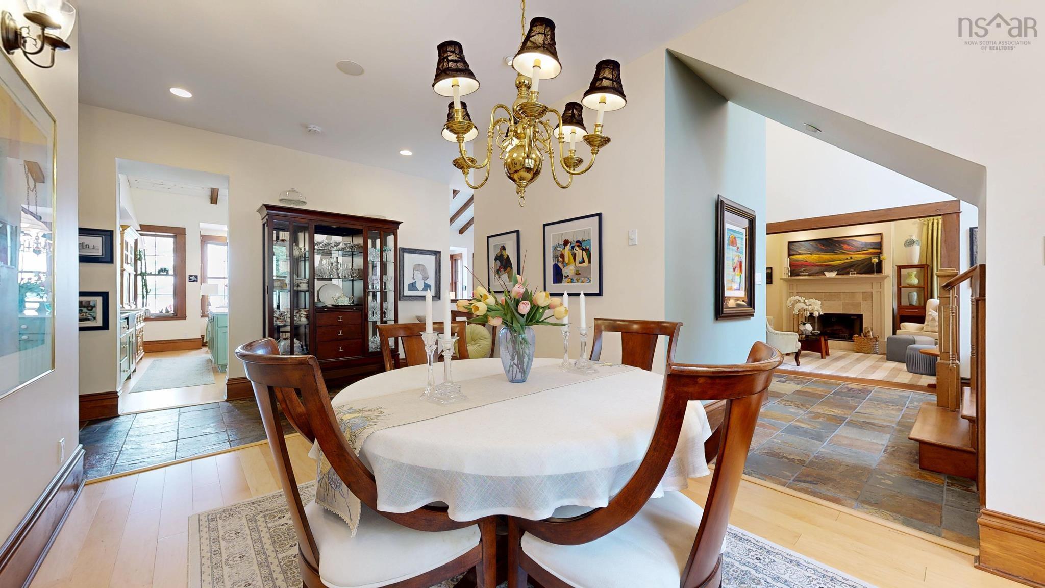$1,395,000.00: 92 Deer Run, Conquerall Mills