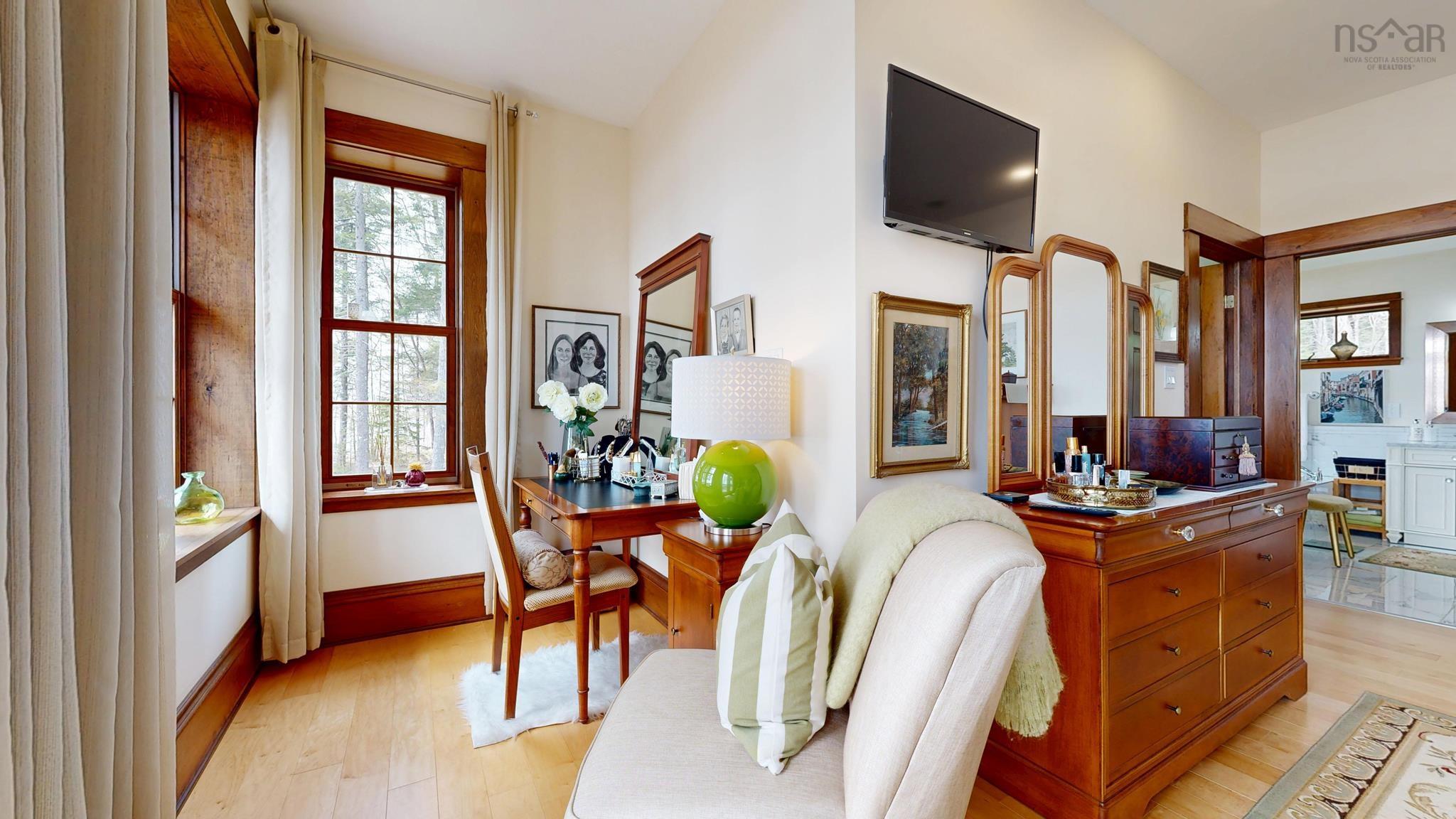 $1,395,000.00: 92 Deer Run, Conquerall Mills
