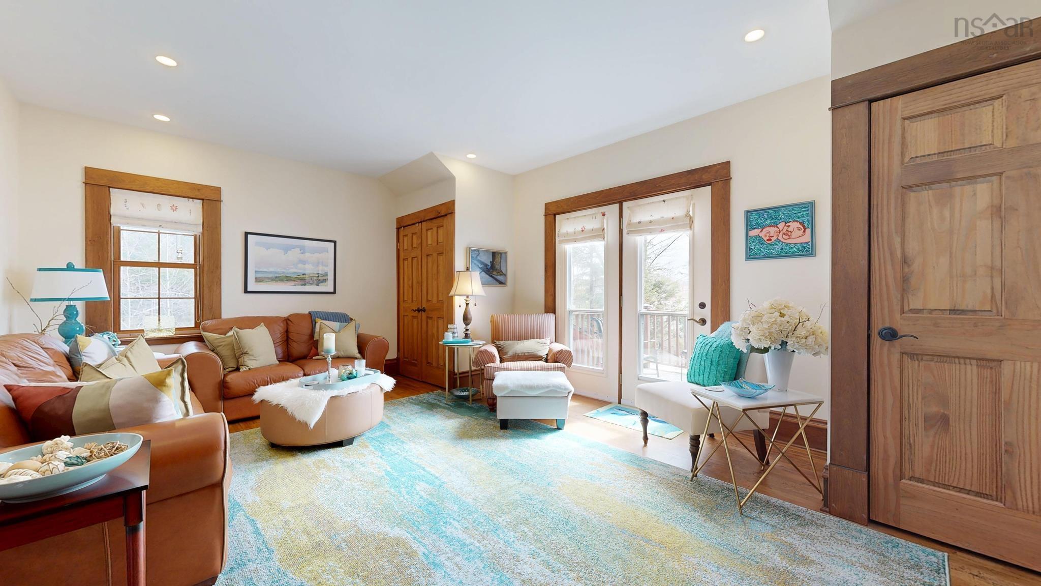 $1,395,000.00: 92 Deer Run, Conquerall Mills