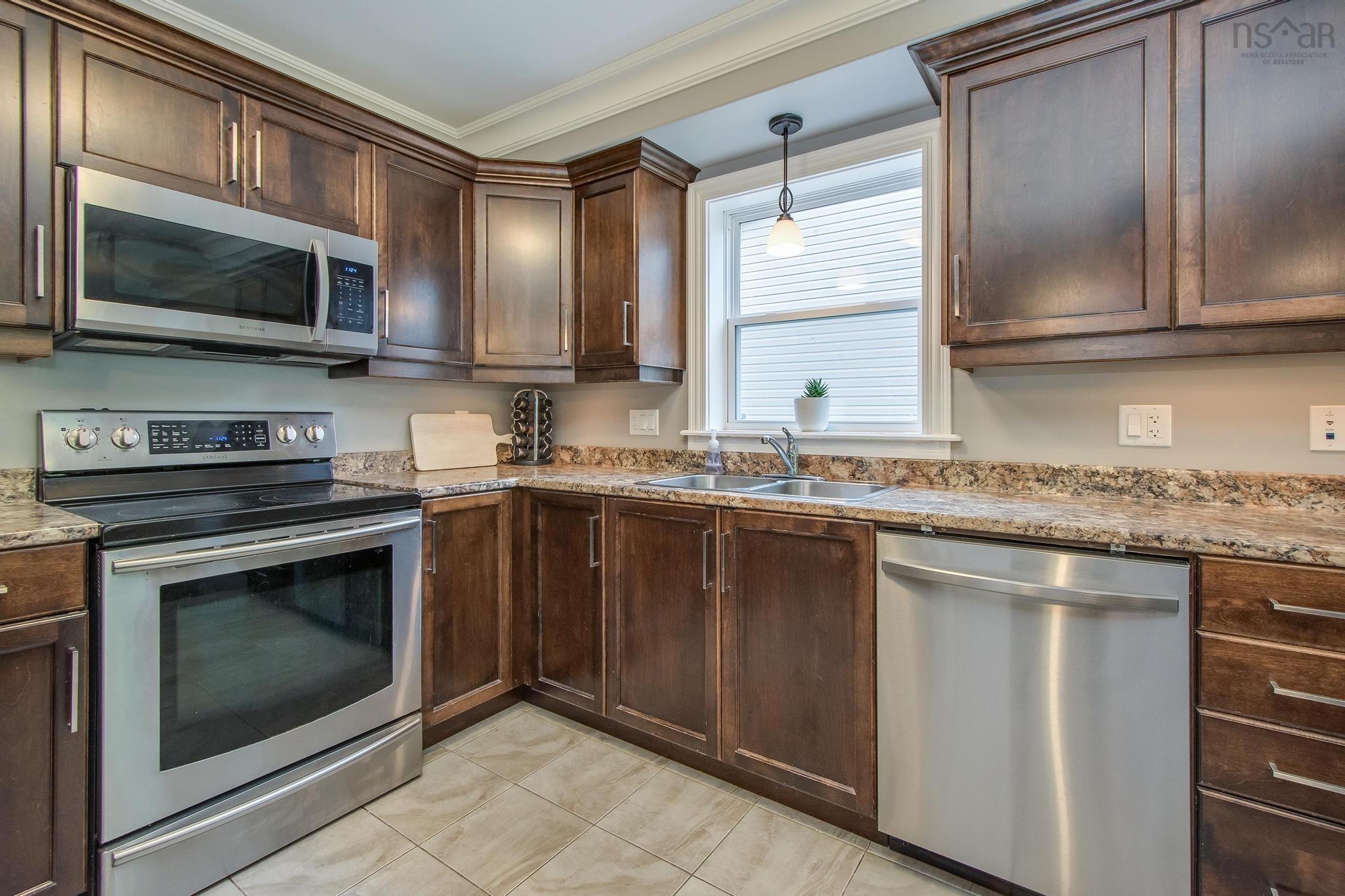$539,900.00: 30 Avebury Court, Middle Sackville