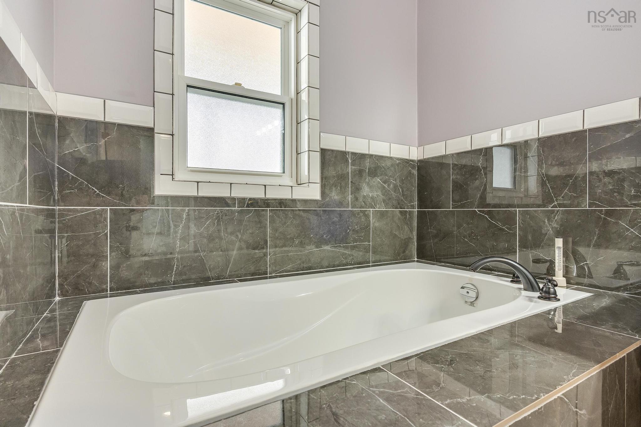$700,000.00: 237 Inglisville Road, West Inglisville