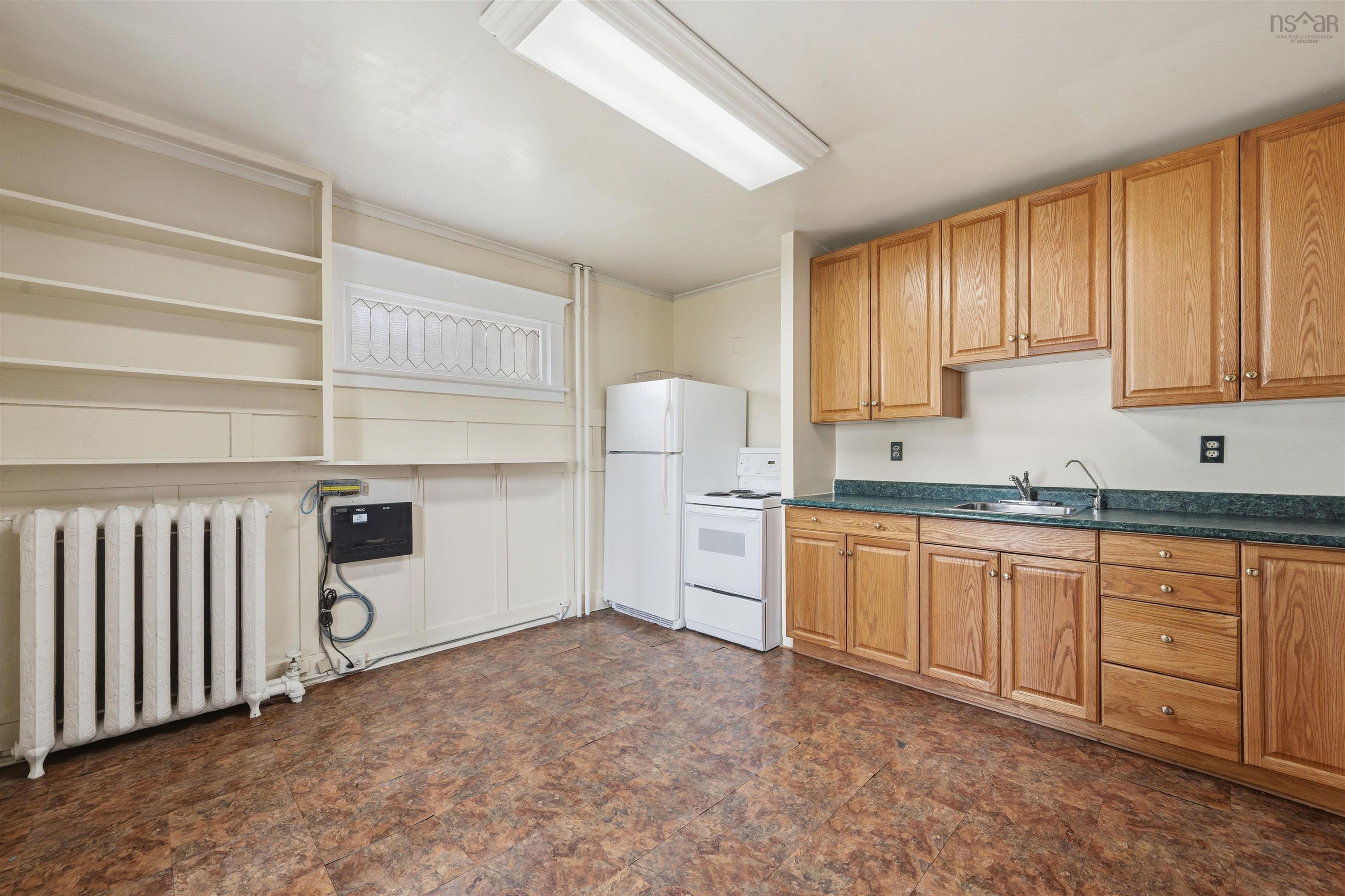 $799,900.00: 271 A&B Portland Street, Dartmouth