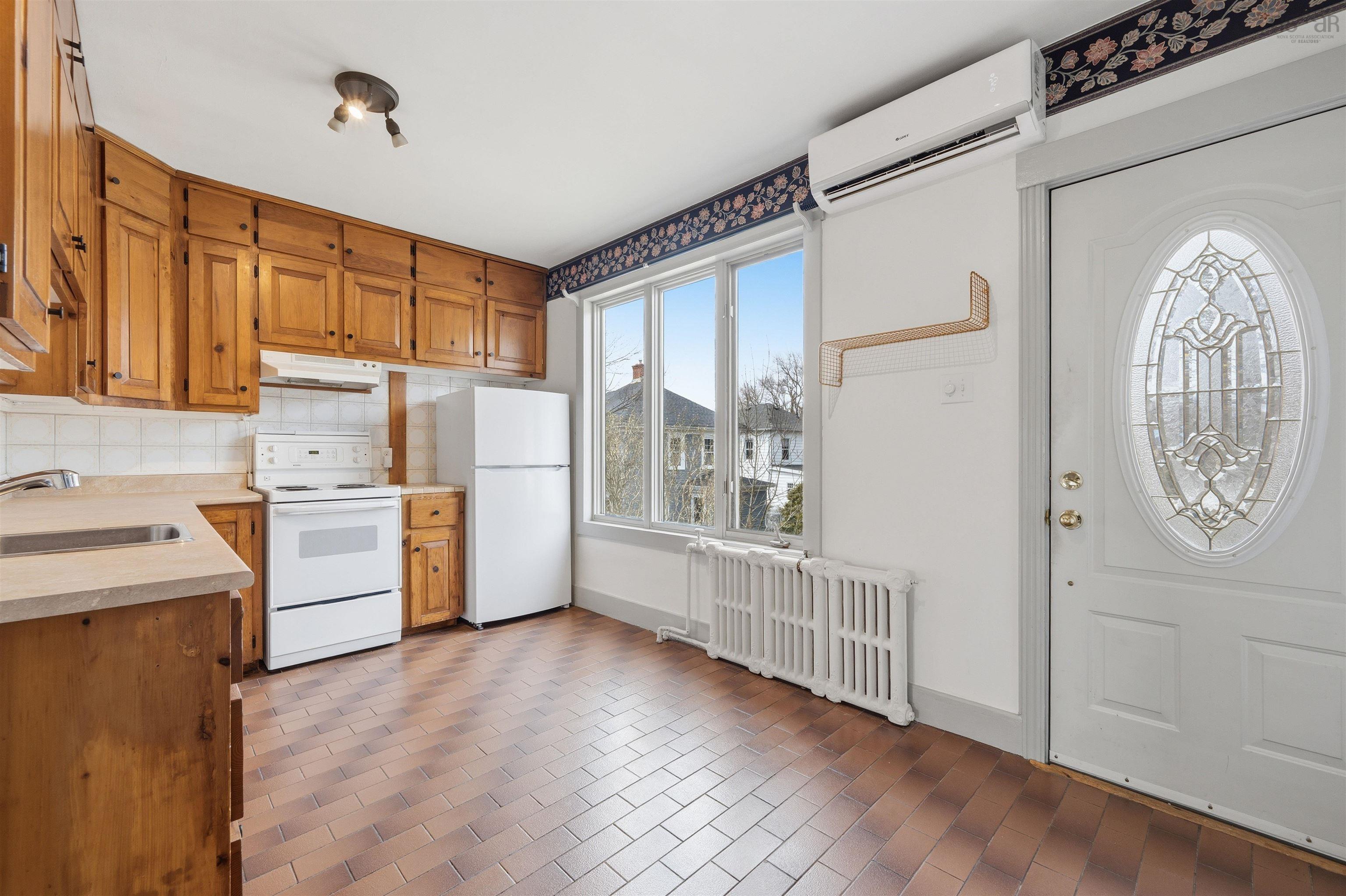 $799,900.00: 271 A&B Portland Street, Dartmouth