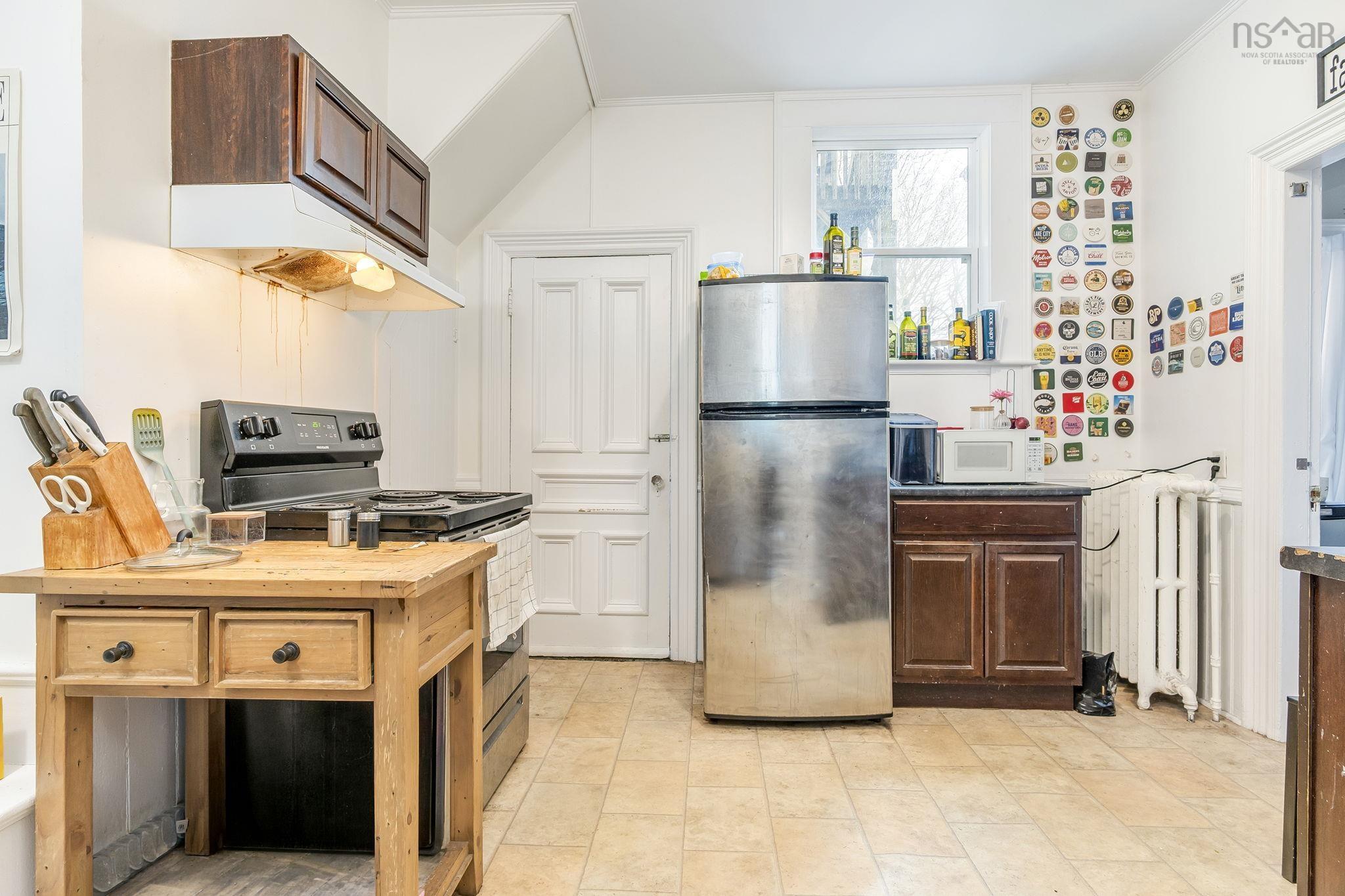$1,590,000.00: 6090 Coburg Road, Halifax