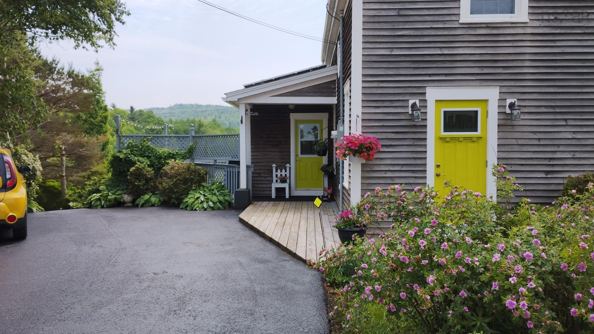 $339,900.00: 5886 Highway 201, Paradise